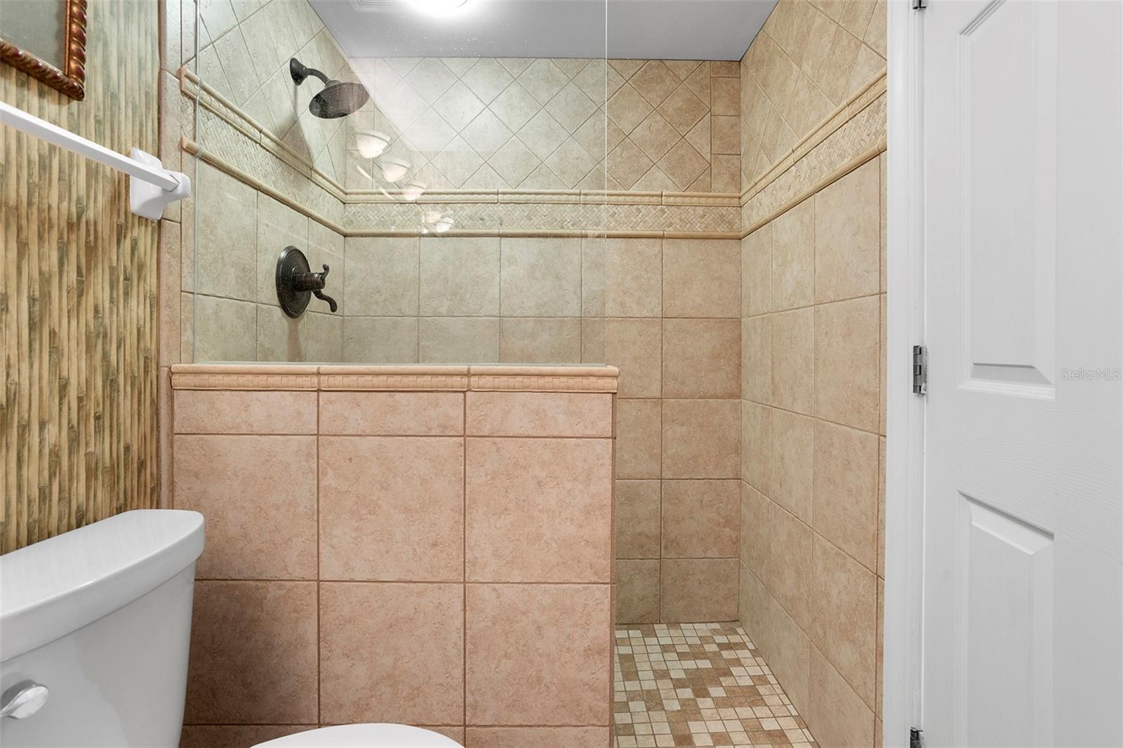 Image 12 of 40 For 4621 Atlantic Avenue 7101