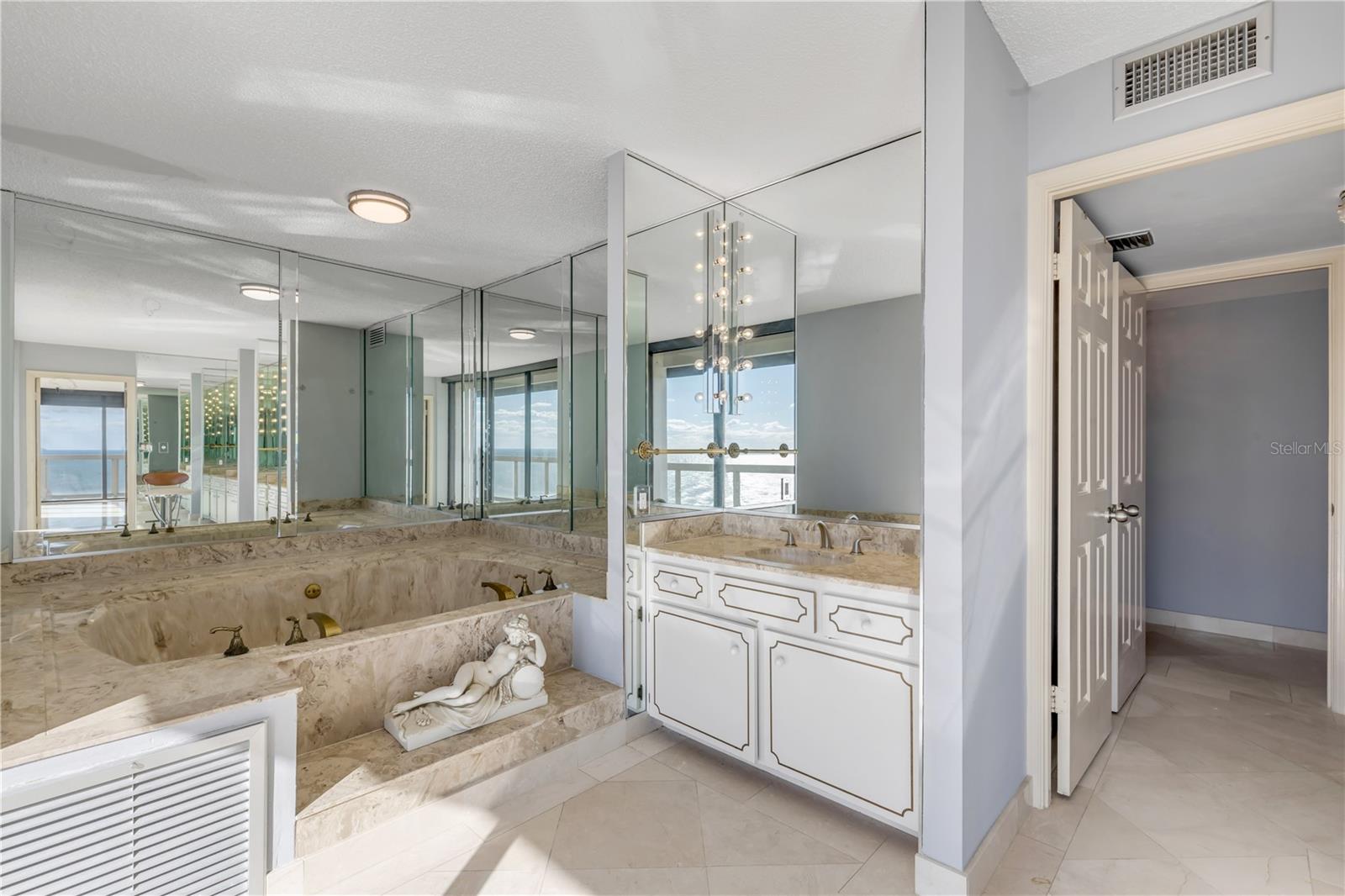 Image 47 of 100 For 3000 Atlantic Avenue 180