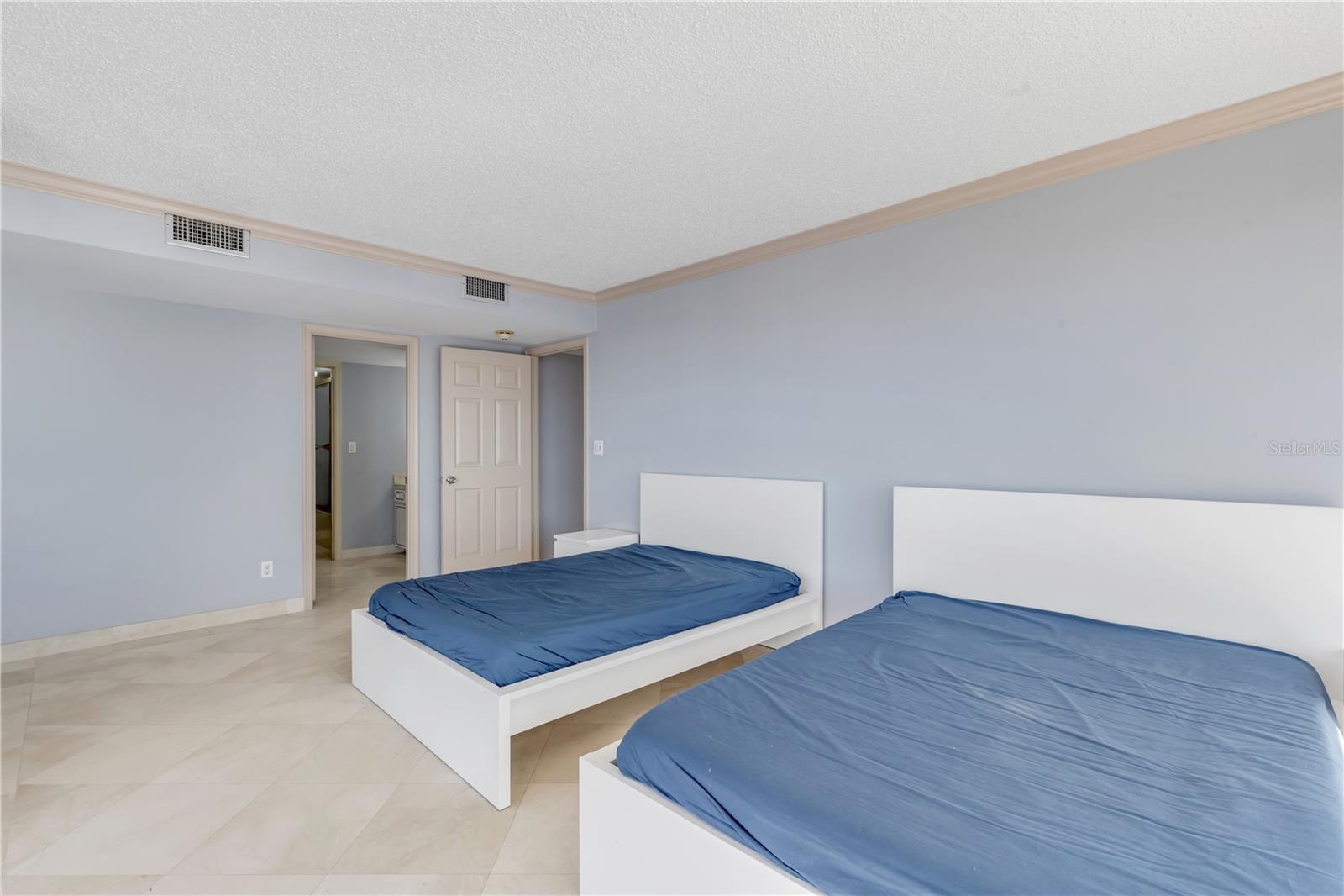 Image 60 of 100 For 3000 Atlantic Avenue 180