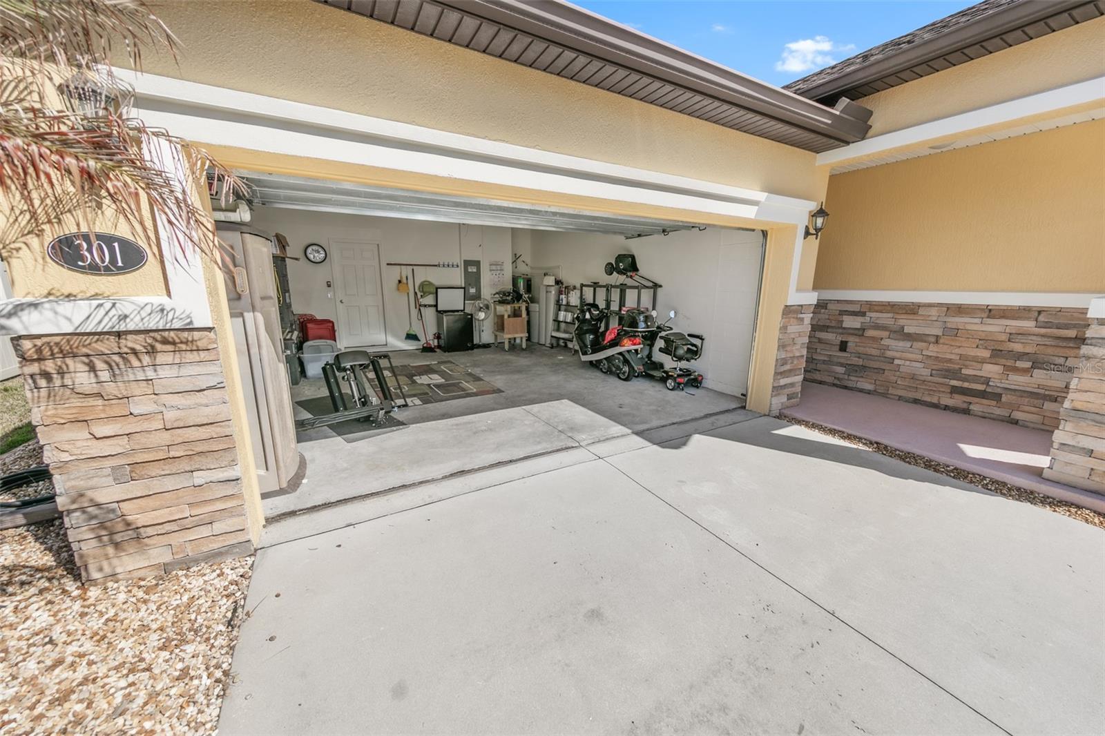 Image 28 of 36 For 301 Tuscany Chase Drive