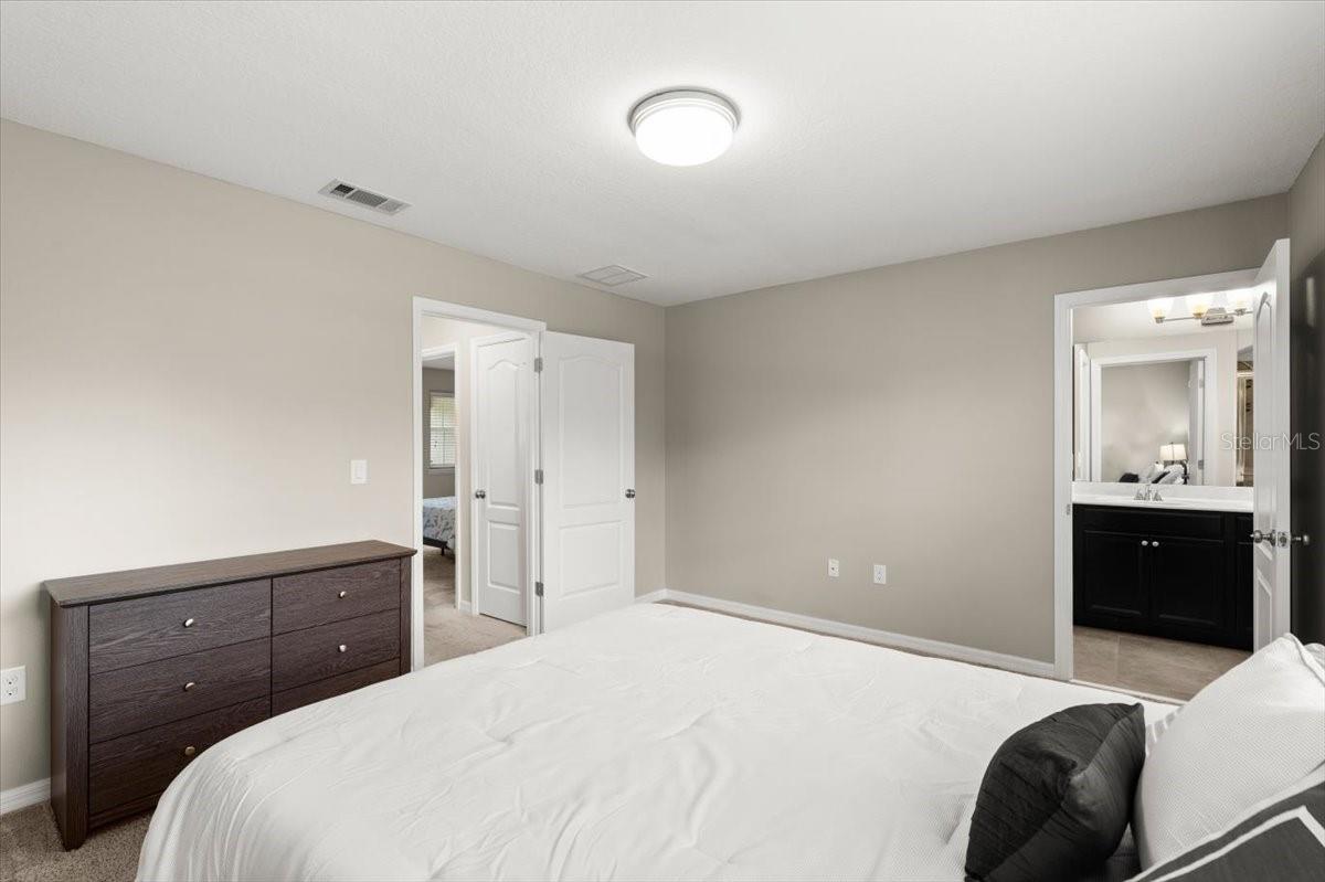 Image 16 of 48 For 107 Wentworth Grande Drive