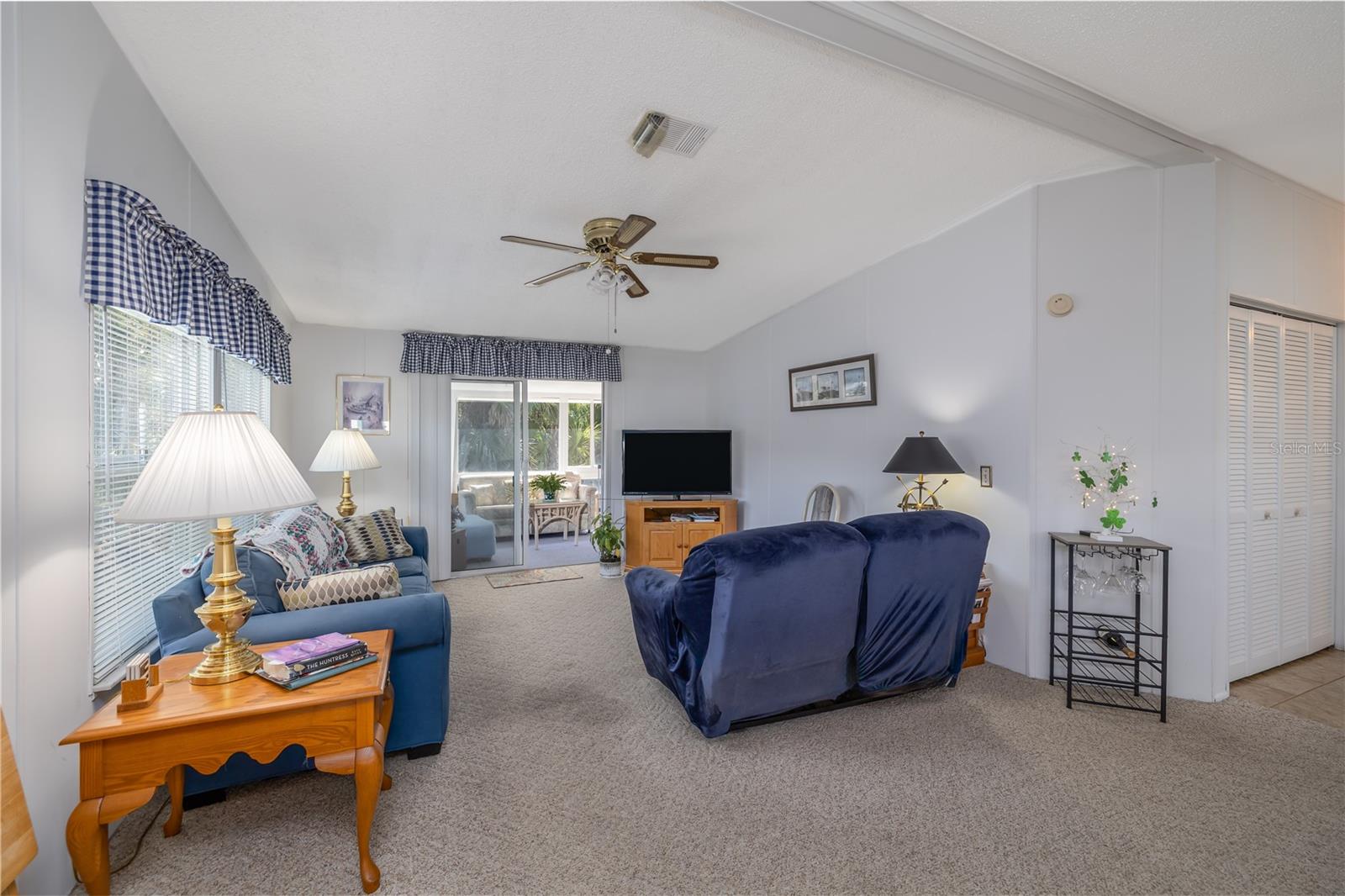 Image 3 of 34 For 810 Navigators Way