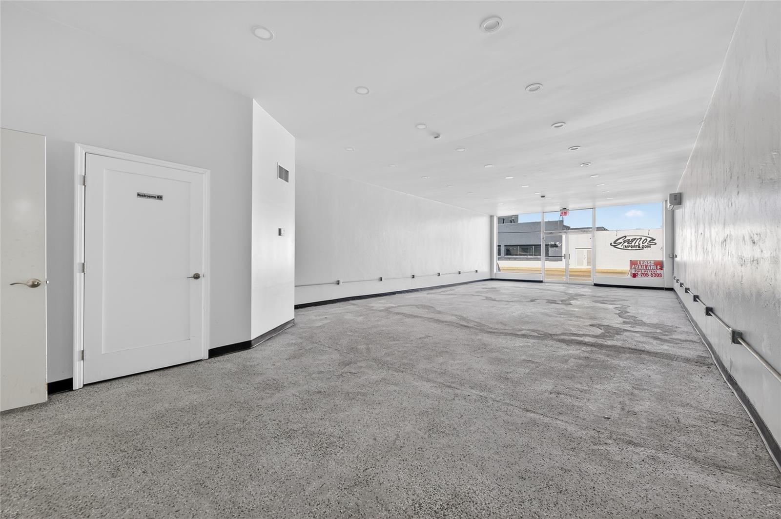 Image 21 of 33 For 517 International Speedway Boulevard