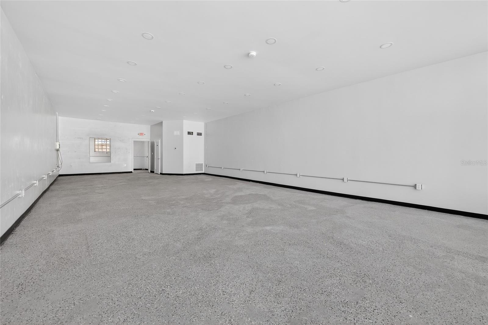 Image 22 of 33 For 517 International Speedway Boulevard