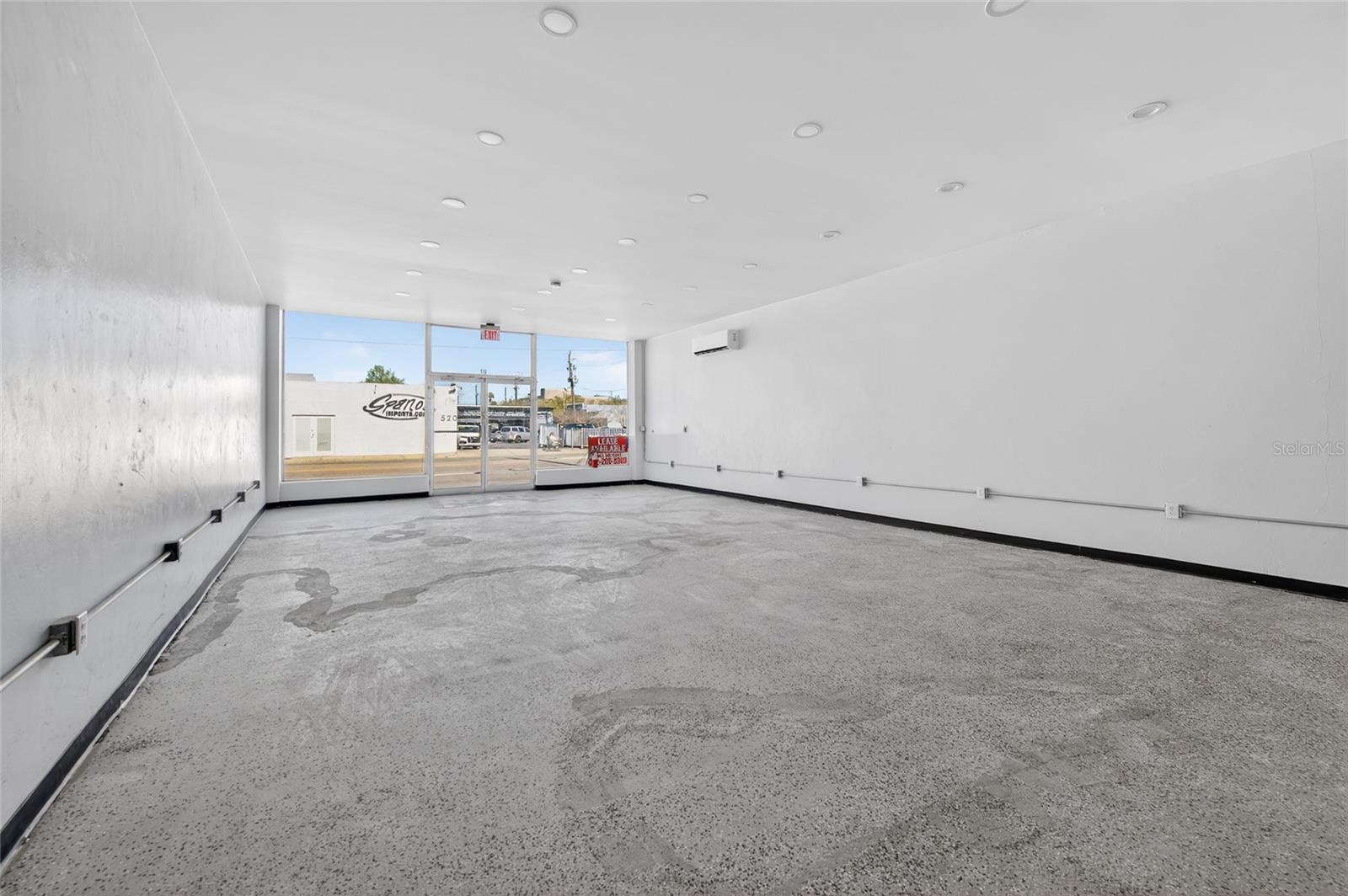 Image 24 of 33 For 517 International Speedway Boulevard