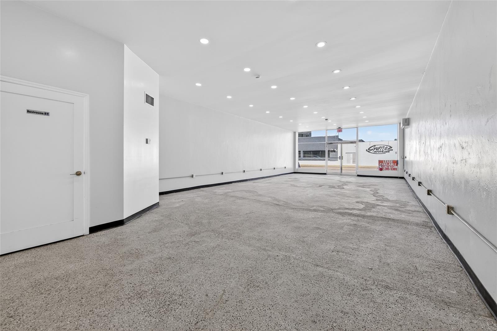 Image 26 of 33 For 517 International Speedway Boulevard