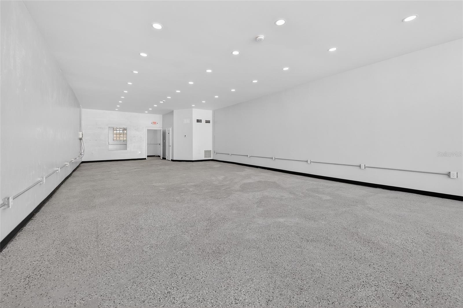 Image 27 of 33 For 517 International Speedway Boulevard