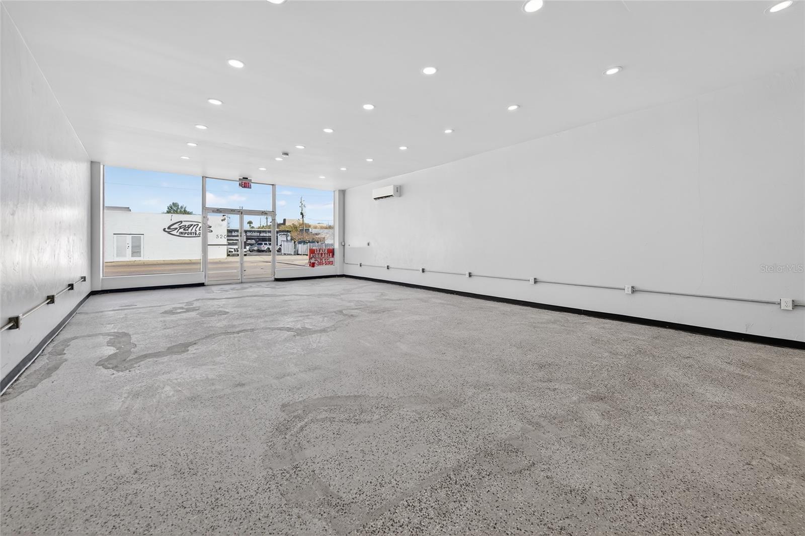 Image 29 of 33 For 517 International Speedway Boulevard