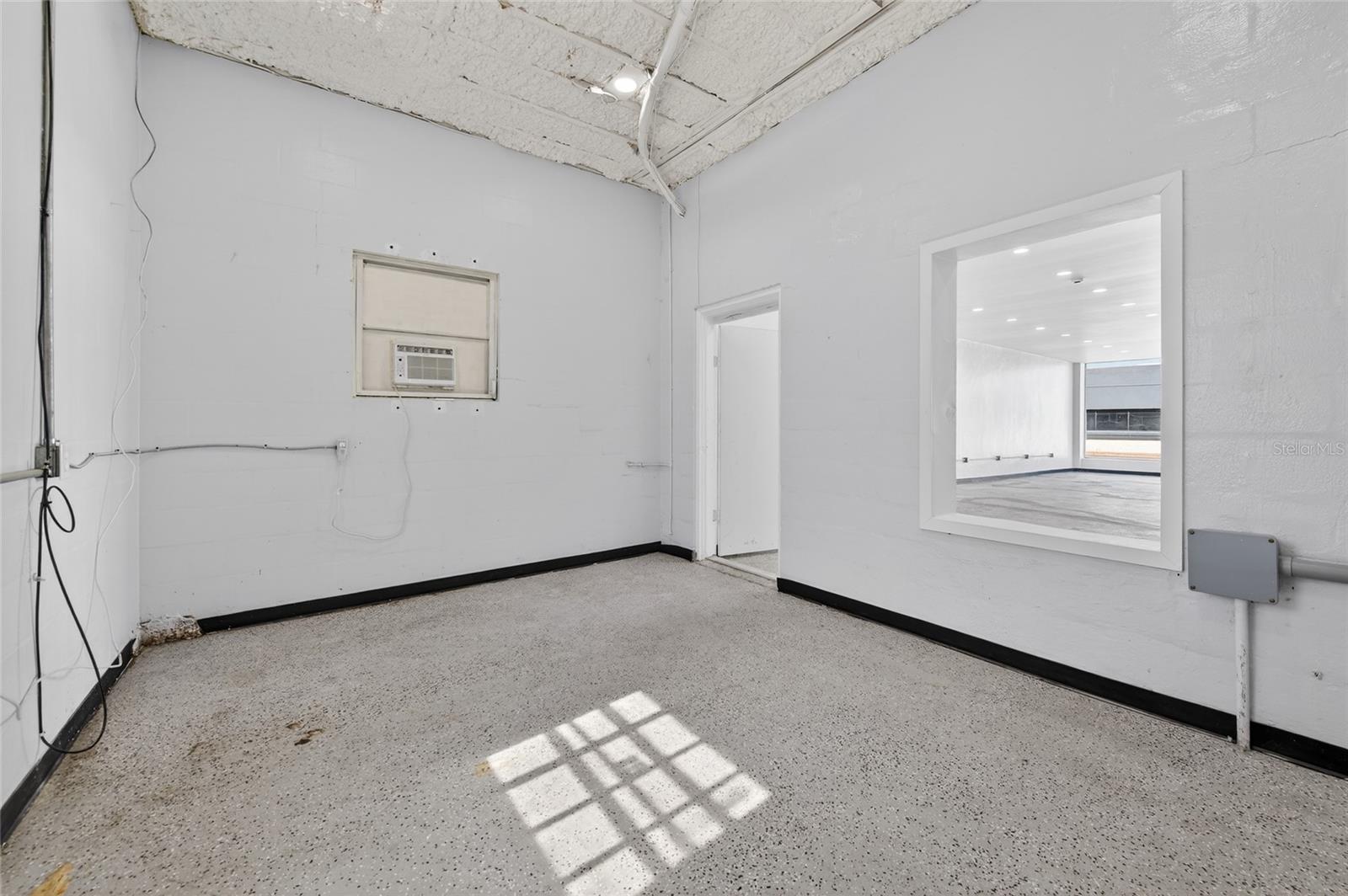 Image 31 of 33 For 517 International Speedway Boulevard