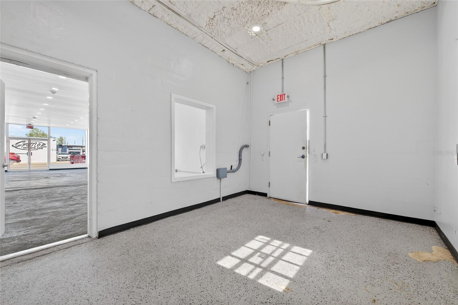 Image 32 of 33 For 517 International Speedway Boulevard