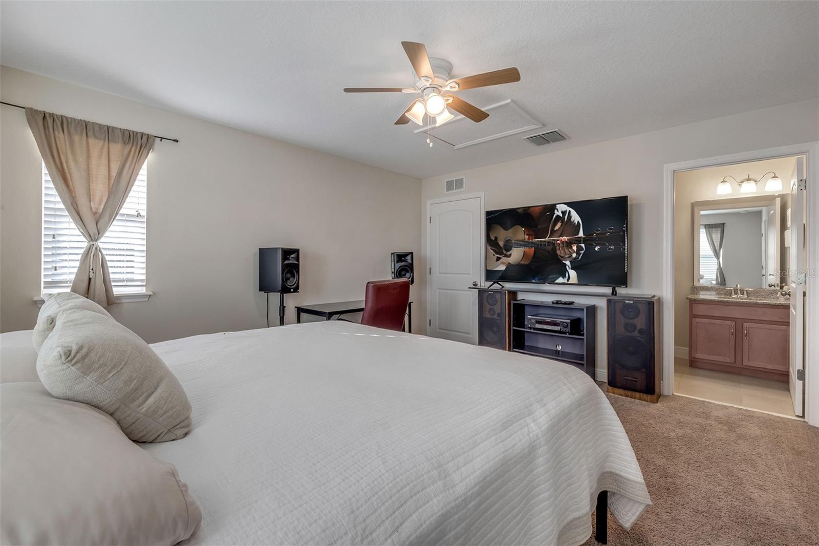 Image 36 of 56 For 259 River Vale Lane