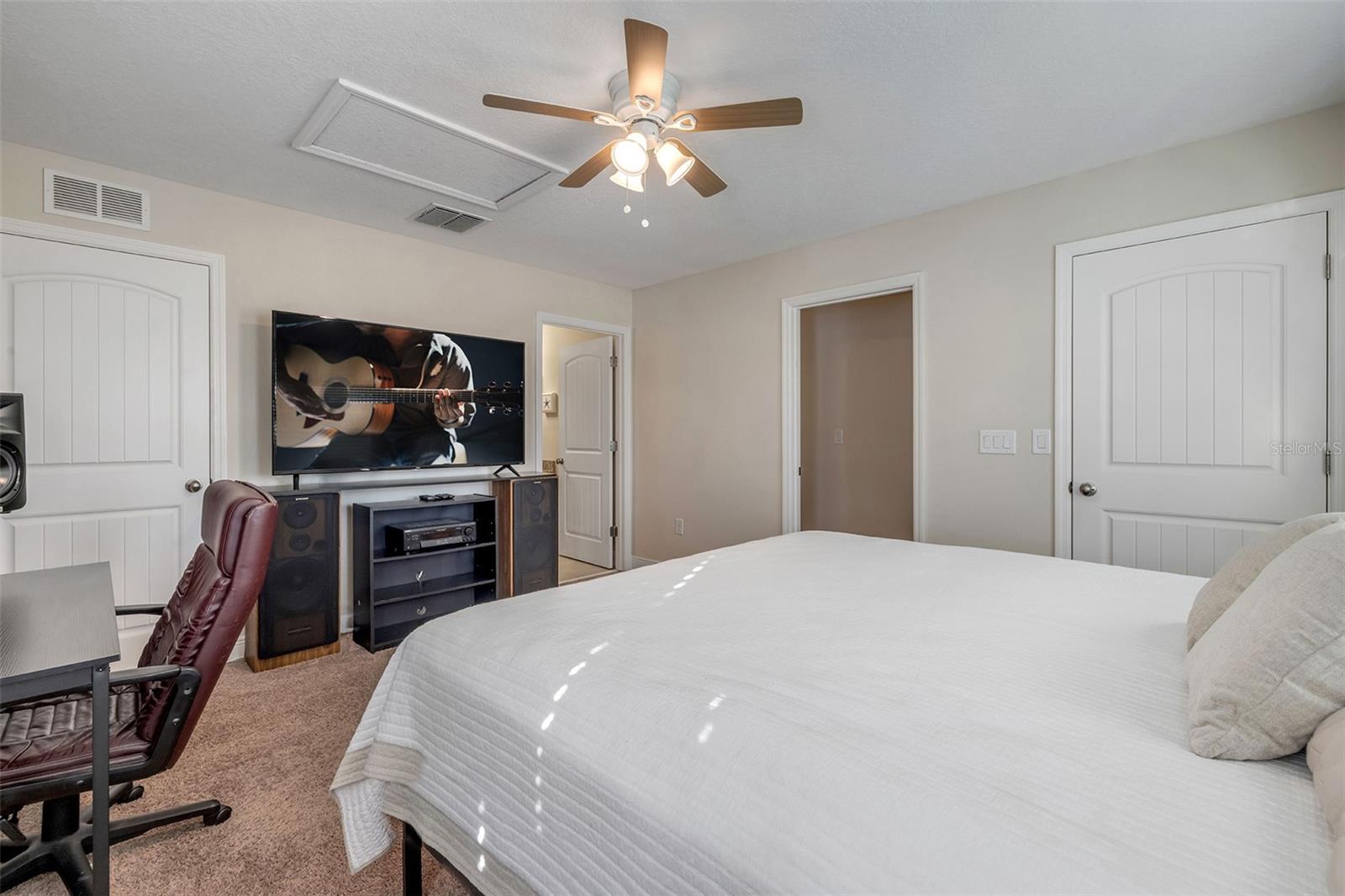 Image 37 of 56 For 259 River Vale Lane