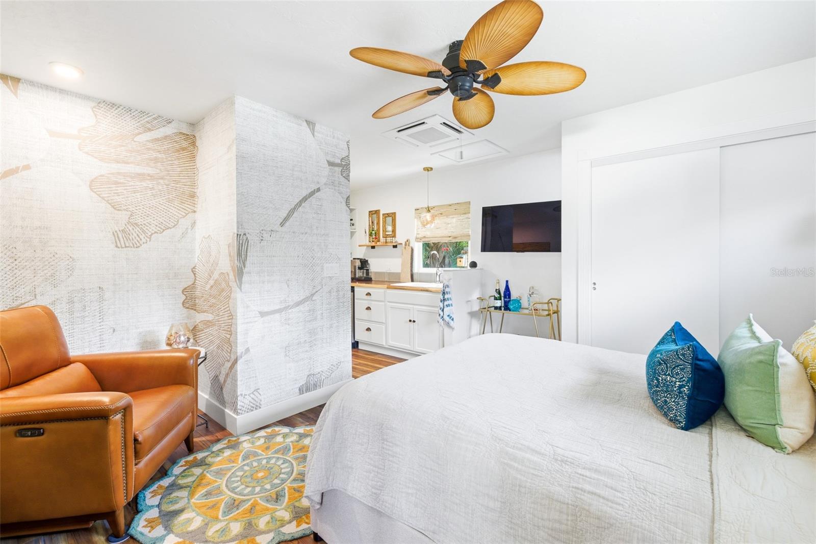 Image 42 of 70 For 893 Bolton Road