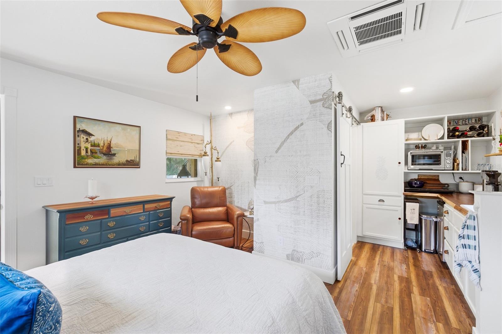 Image 44 of 70 For 893 Bolton Road