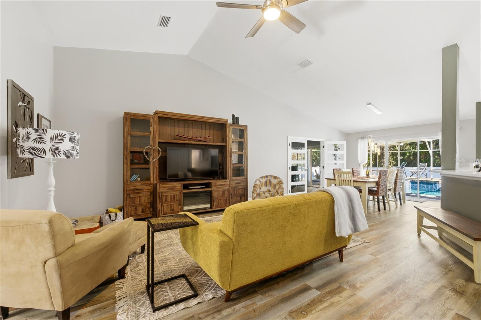 Image 5 of 70 For 893 Bolton Road