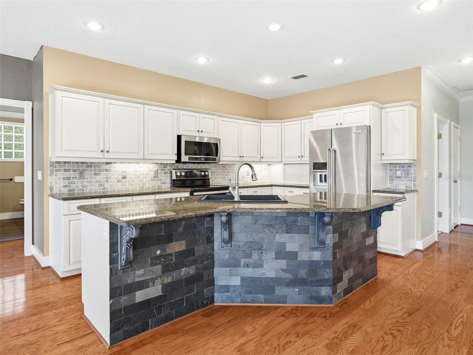 Image 19 of 59 For 1996 Tournament Drive