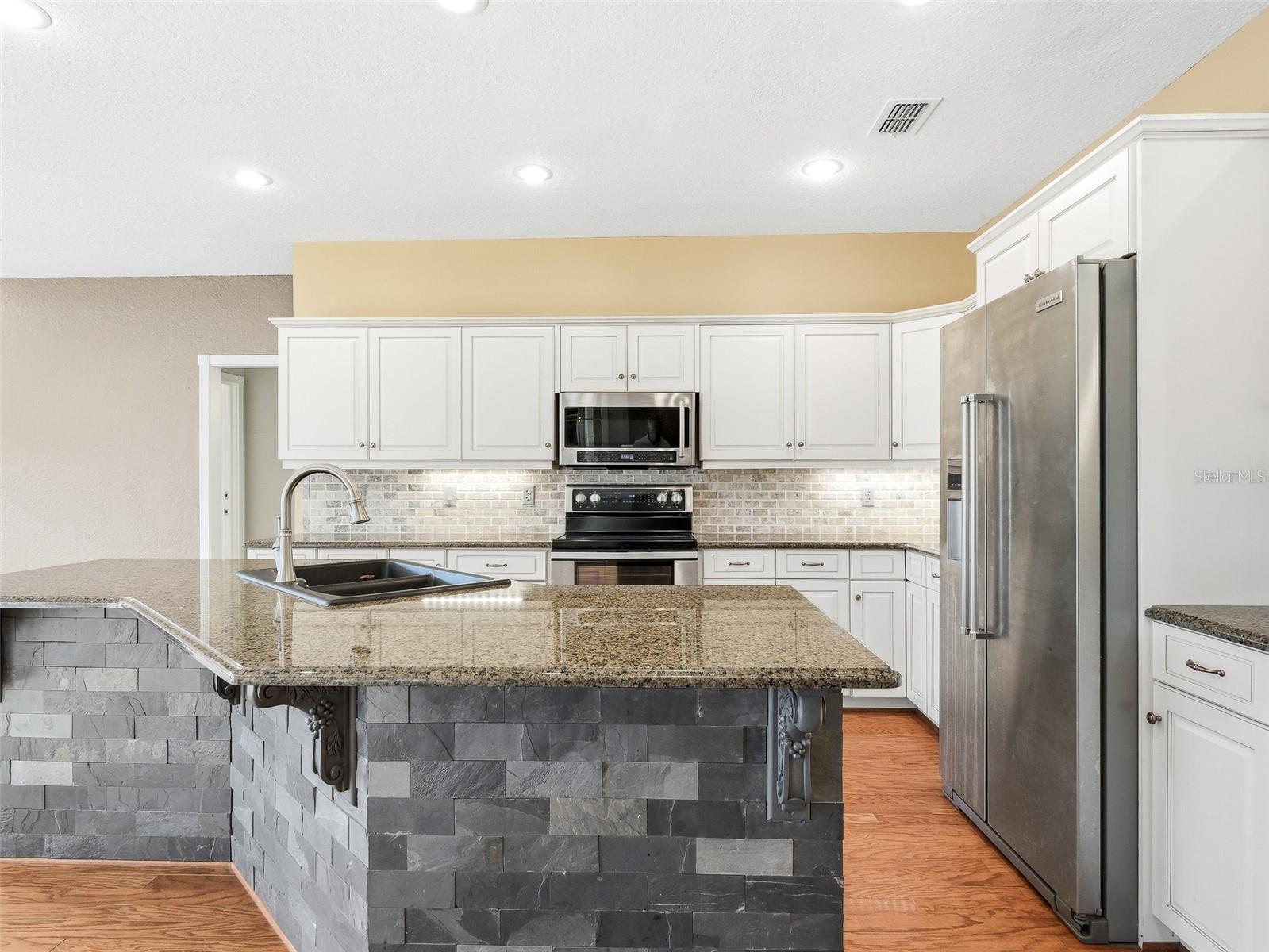 Image 20 of 59 For 1996 Tournament Drive