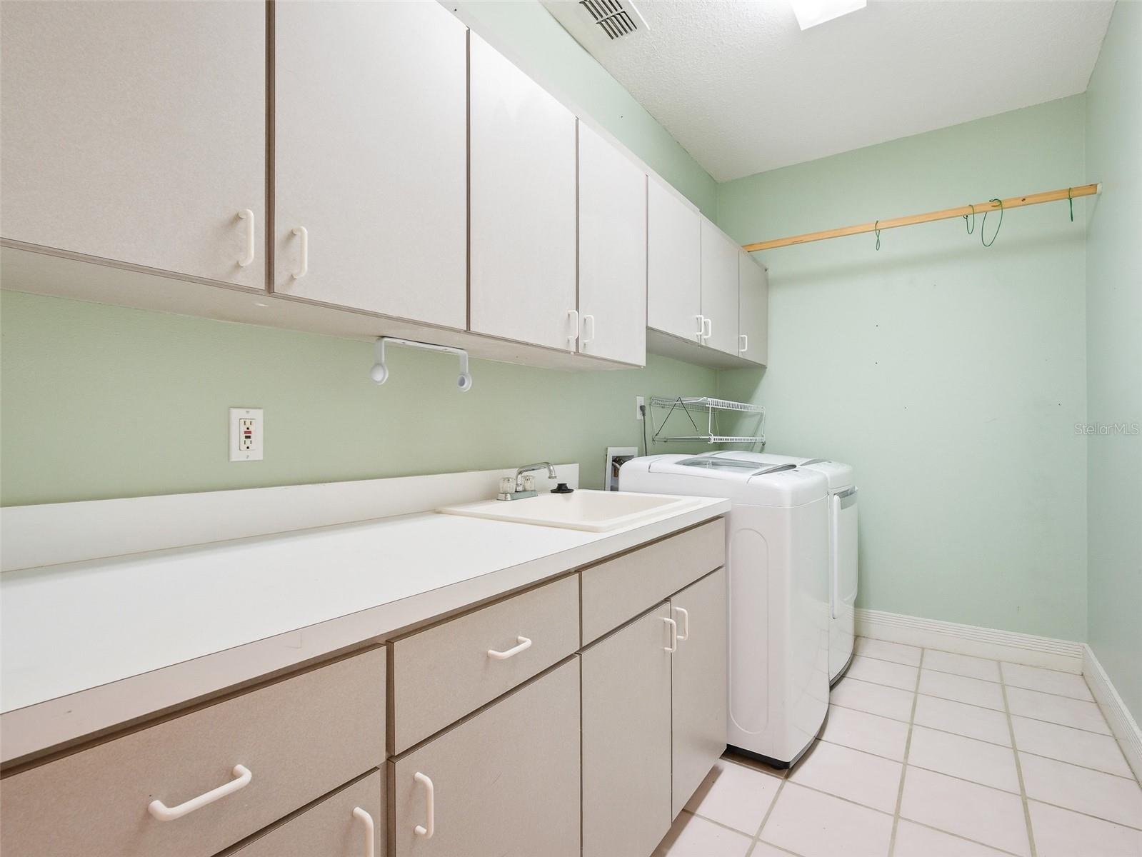 Image 53 of 59 For 1996 Tournament Drive