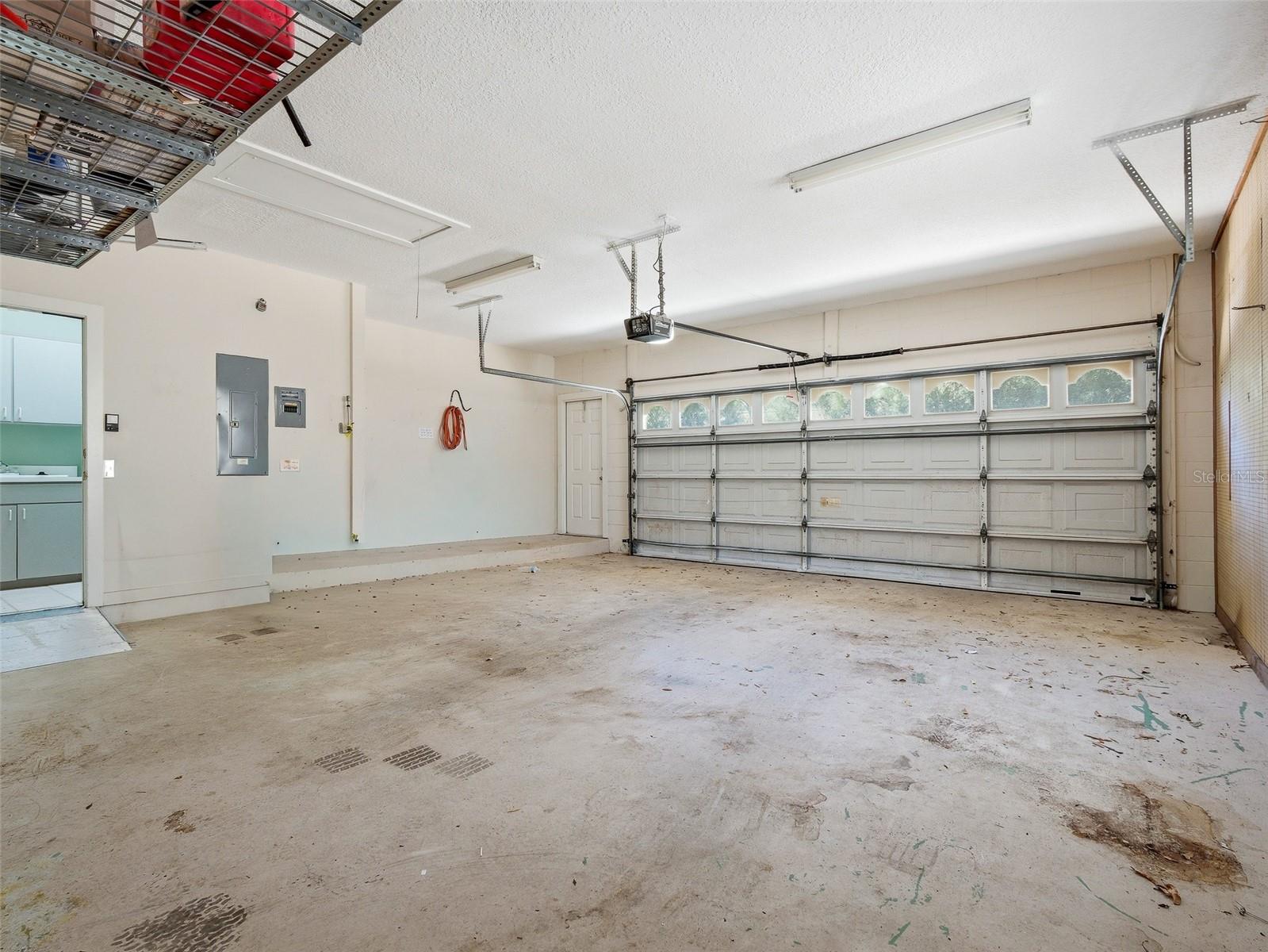 Image 54 of 59 For 1996 Tournament Drive