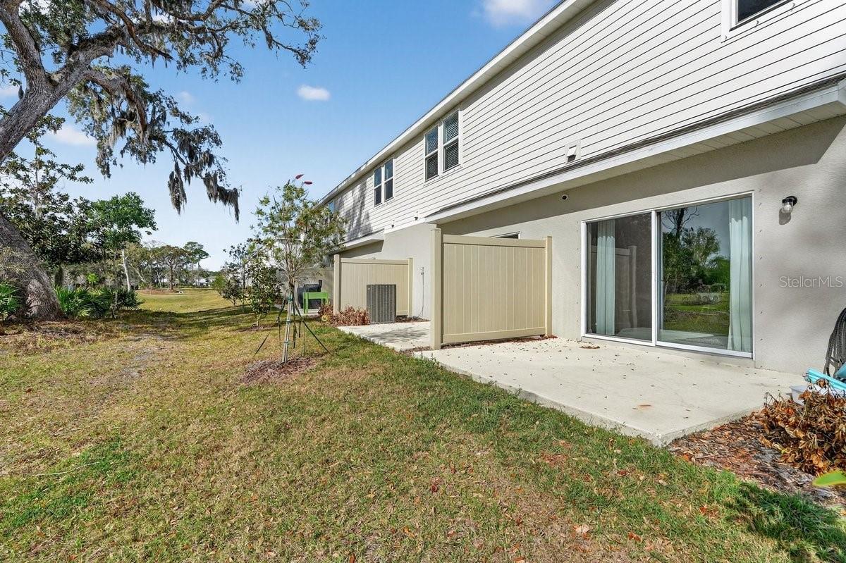 Image 31 of 46 For 350 River Front Way