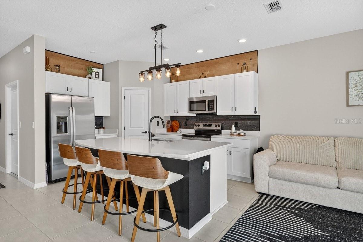 Image 7 of 46 For 350 River Front Way