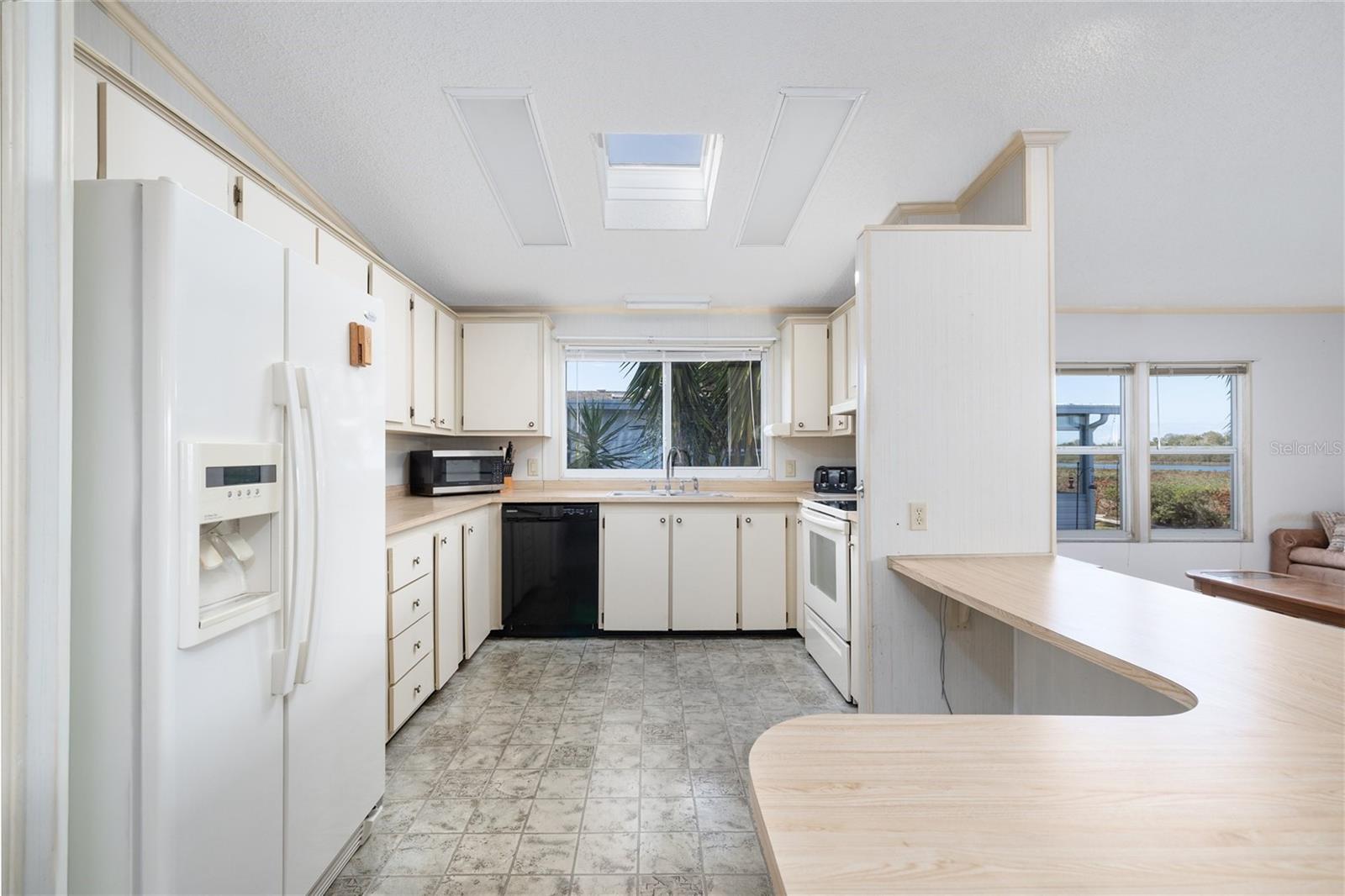 Image 12 of 55 For 721 Navigators Way