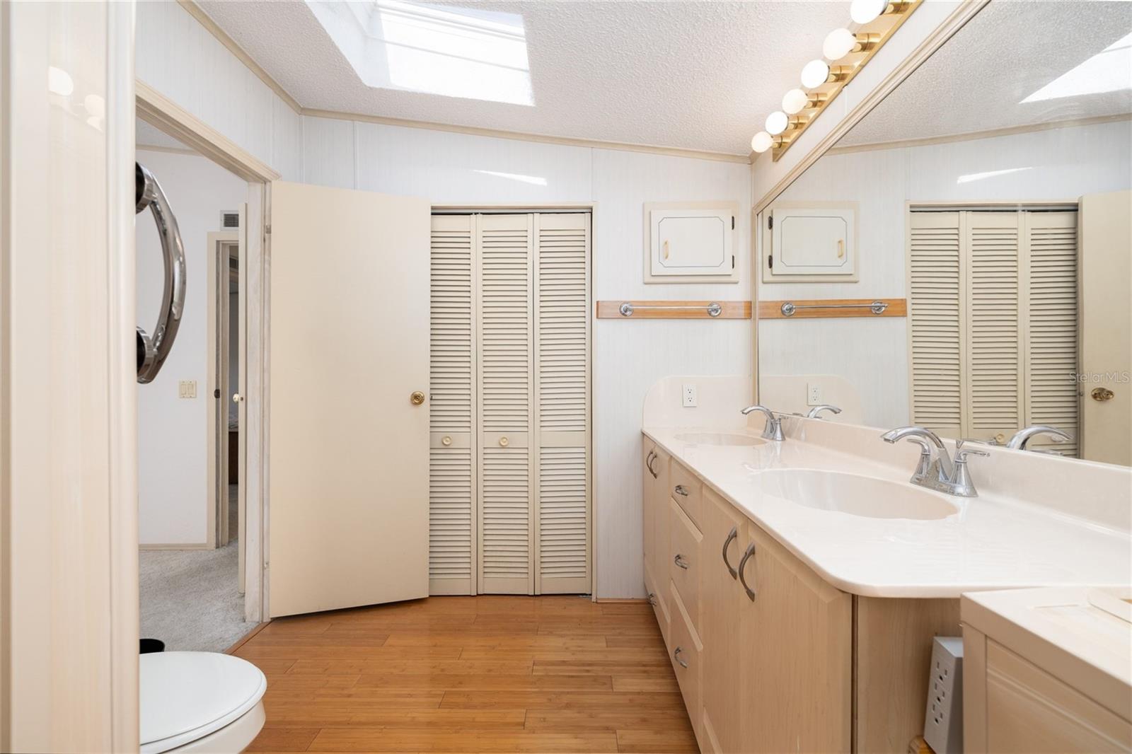 Image 21 of 55 For 721 Navigators Way