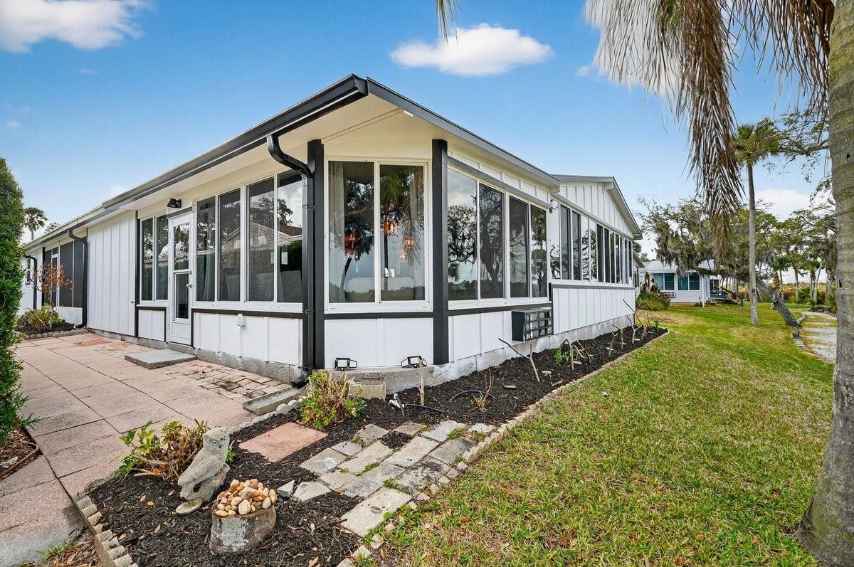 Image 15 of 73 For 747 Navigators Way