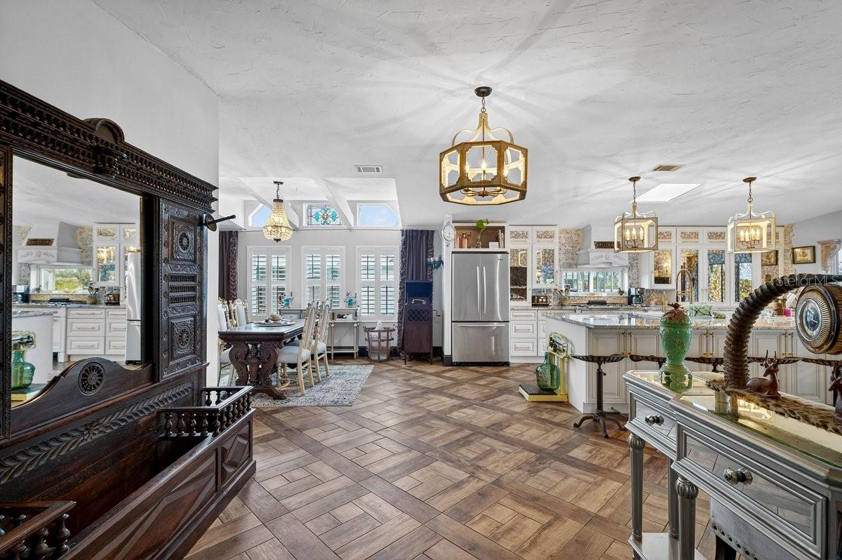 Image 21 of 73 For 747 Navigators Way