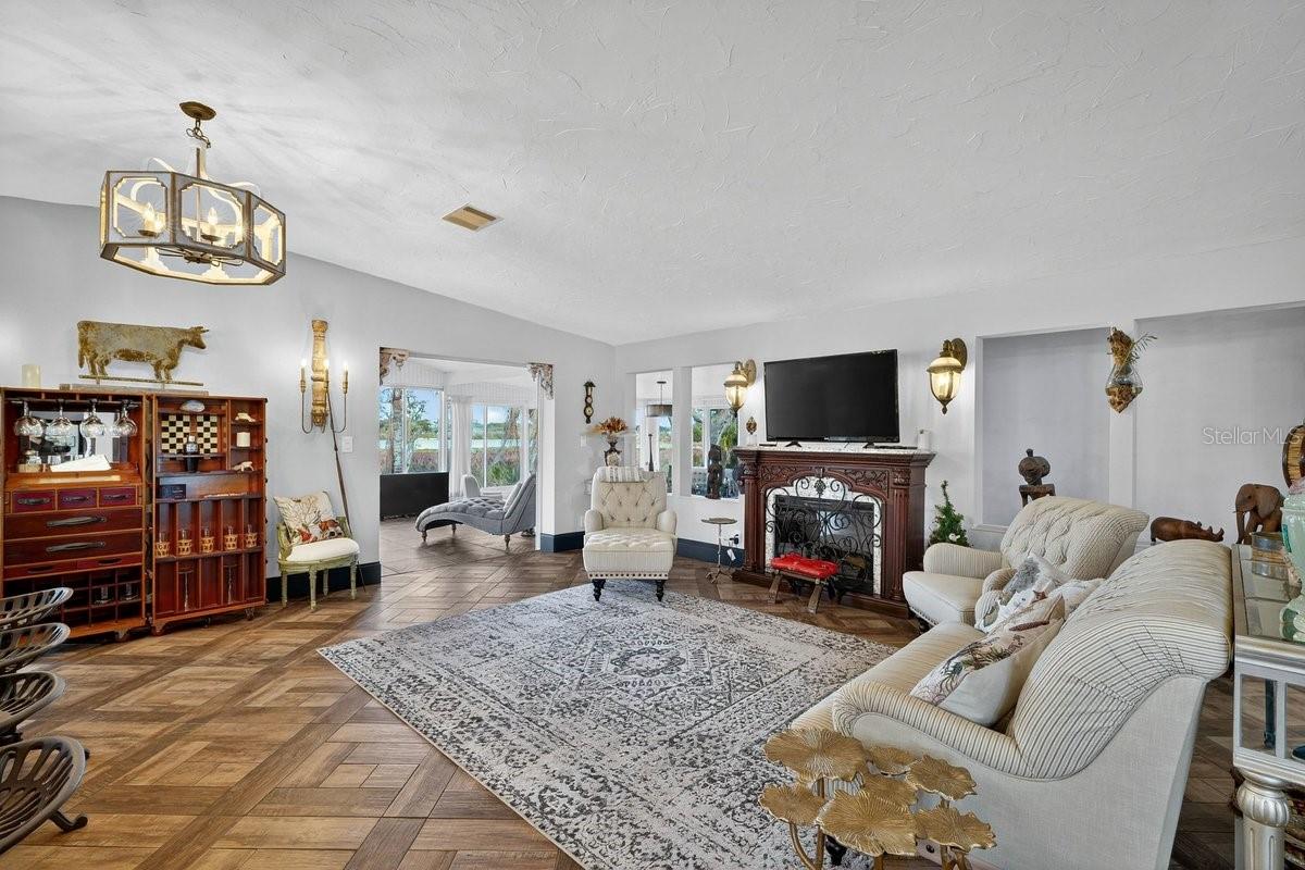 Image 24 of 73 For 747 Navigators Way