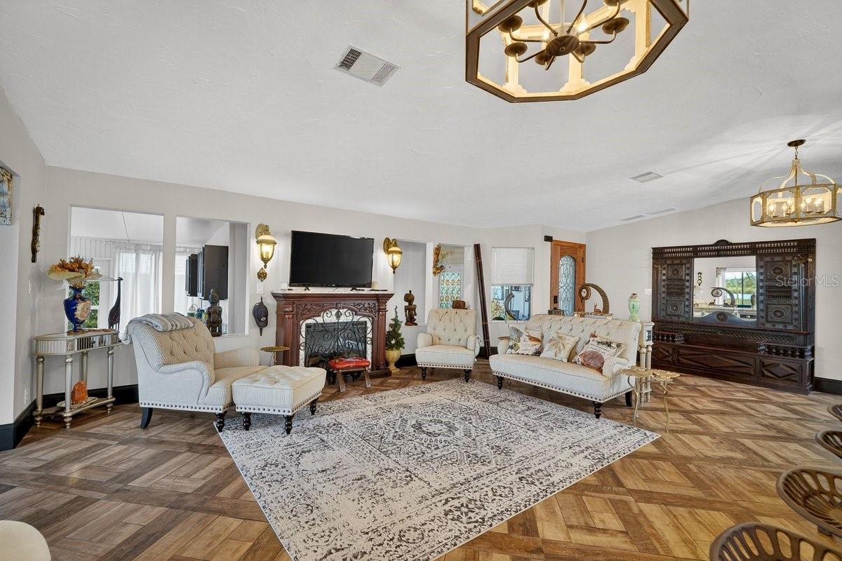 Image 25 of 73 For 747 Navigators Way