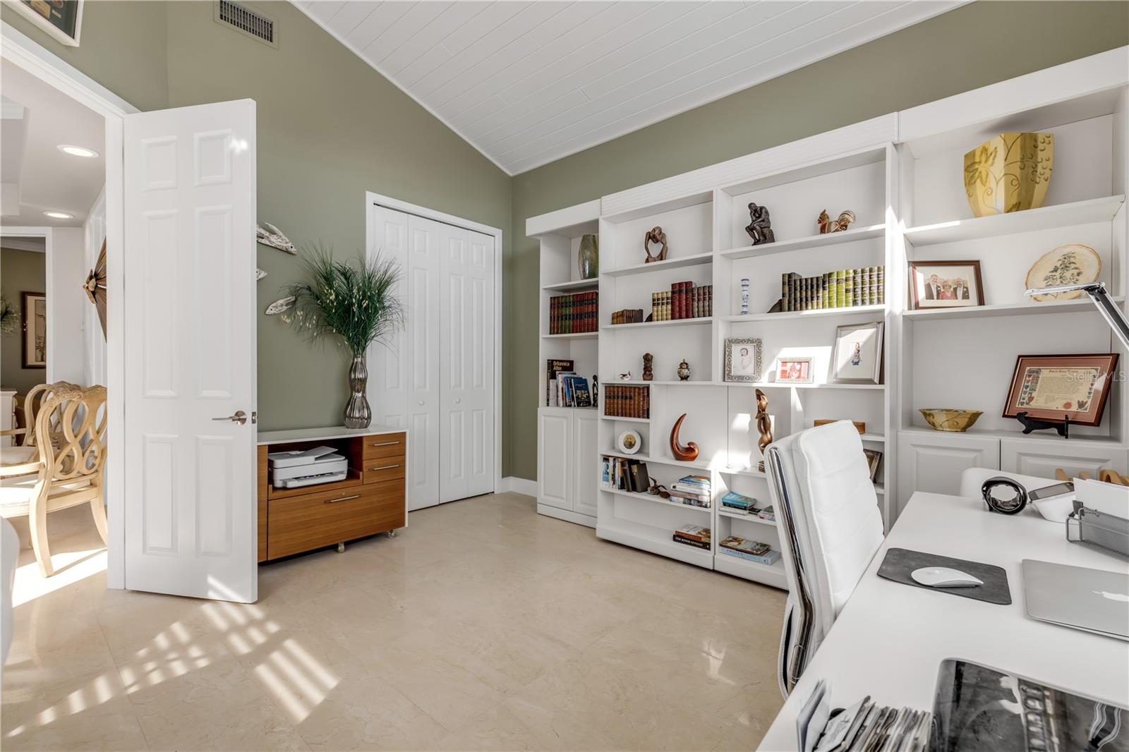 Image 11 of 100 For 133 Via Capri