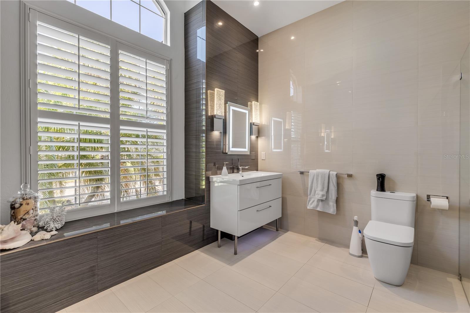 Image 66 of 100 For 133 Via Capri