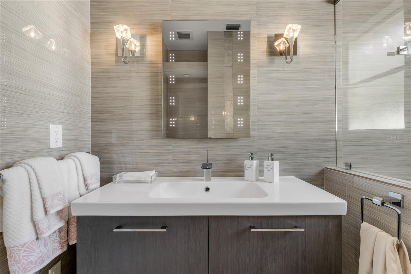 Image 8 of 100 For 133 Via Capri