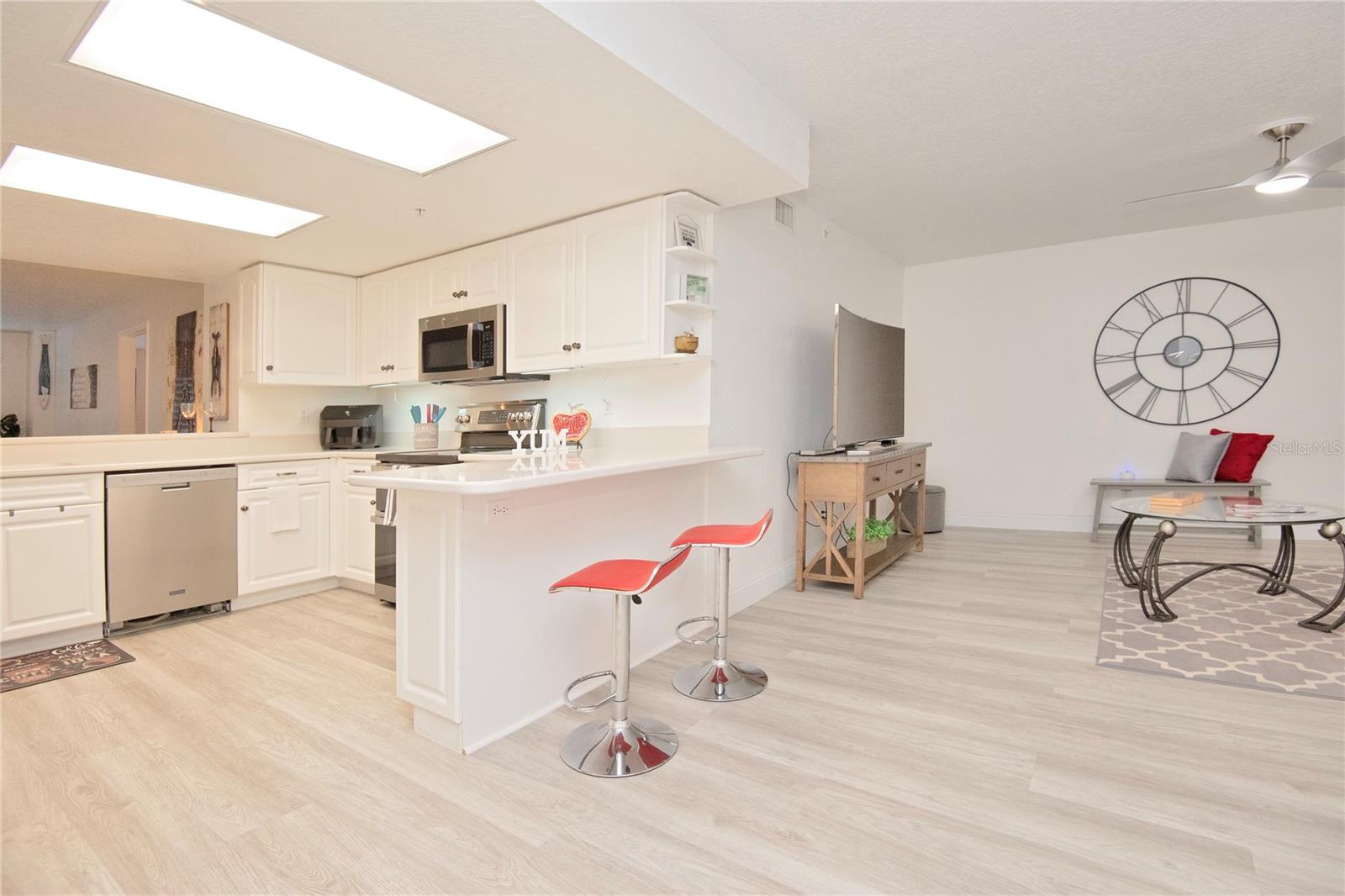 Image 11 of 65 For 4 Oceans West Boulevard 102c