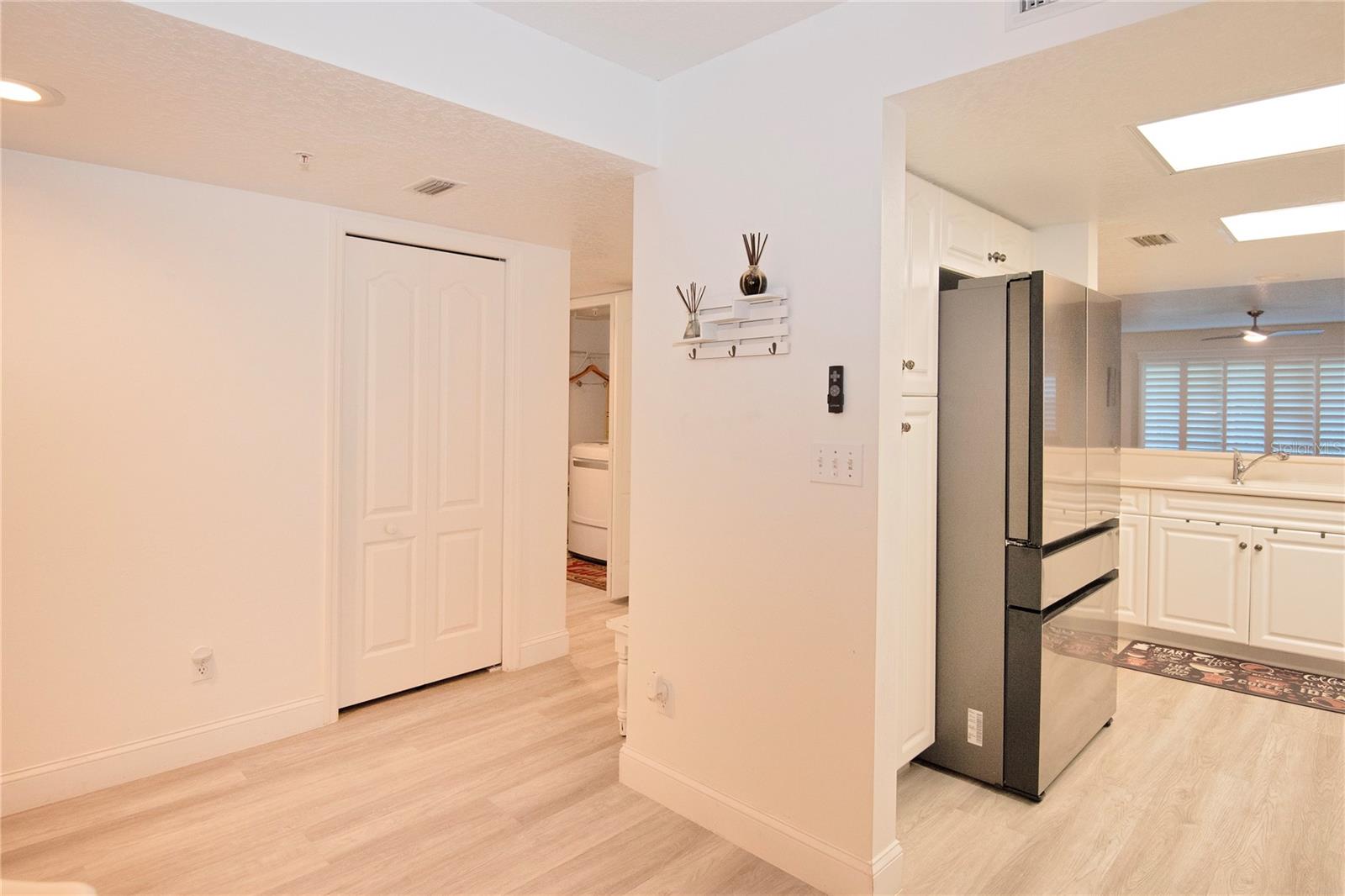 Image 13 of 65 For 4 Oceans West Boulevard 102c