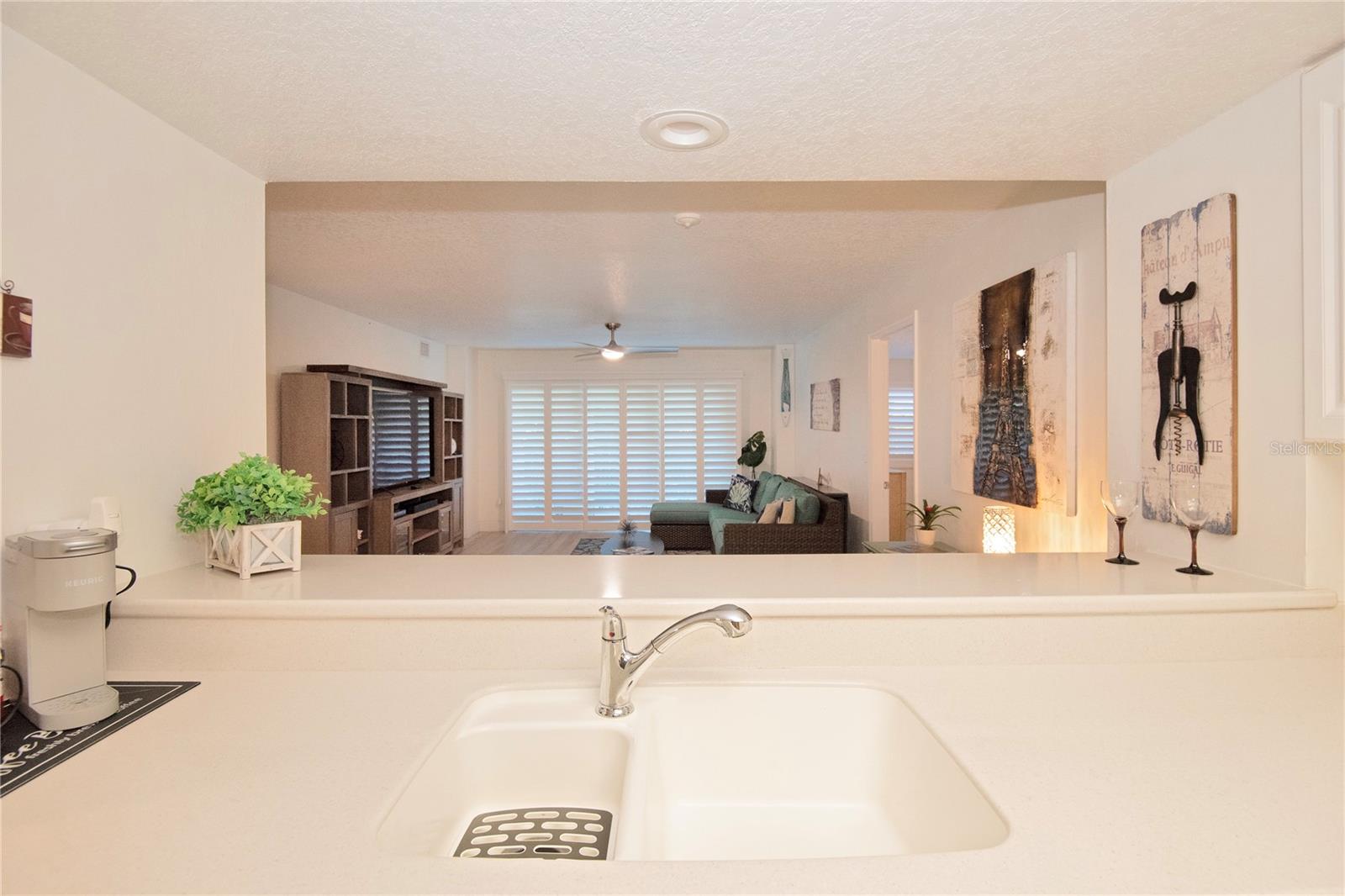 Image 15 of 65 For 4 Oceans West Boulevard 102c