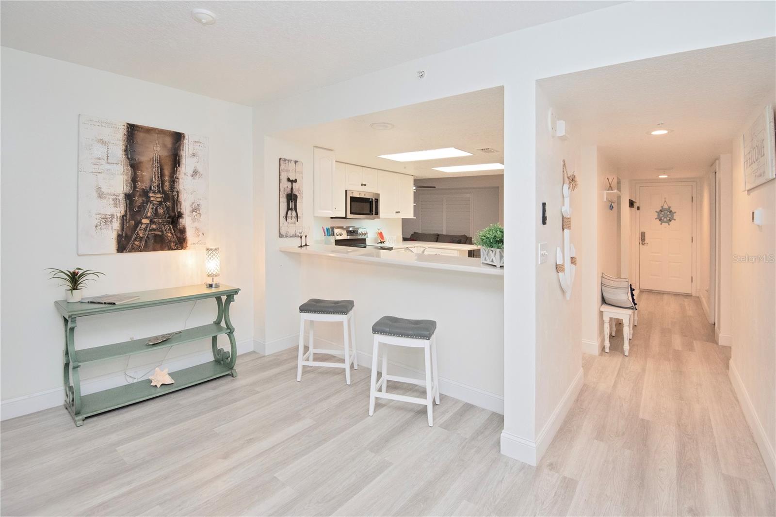 Image 21 of 65 For 4 Oceans West Boulevard 102c