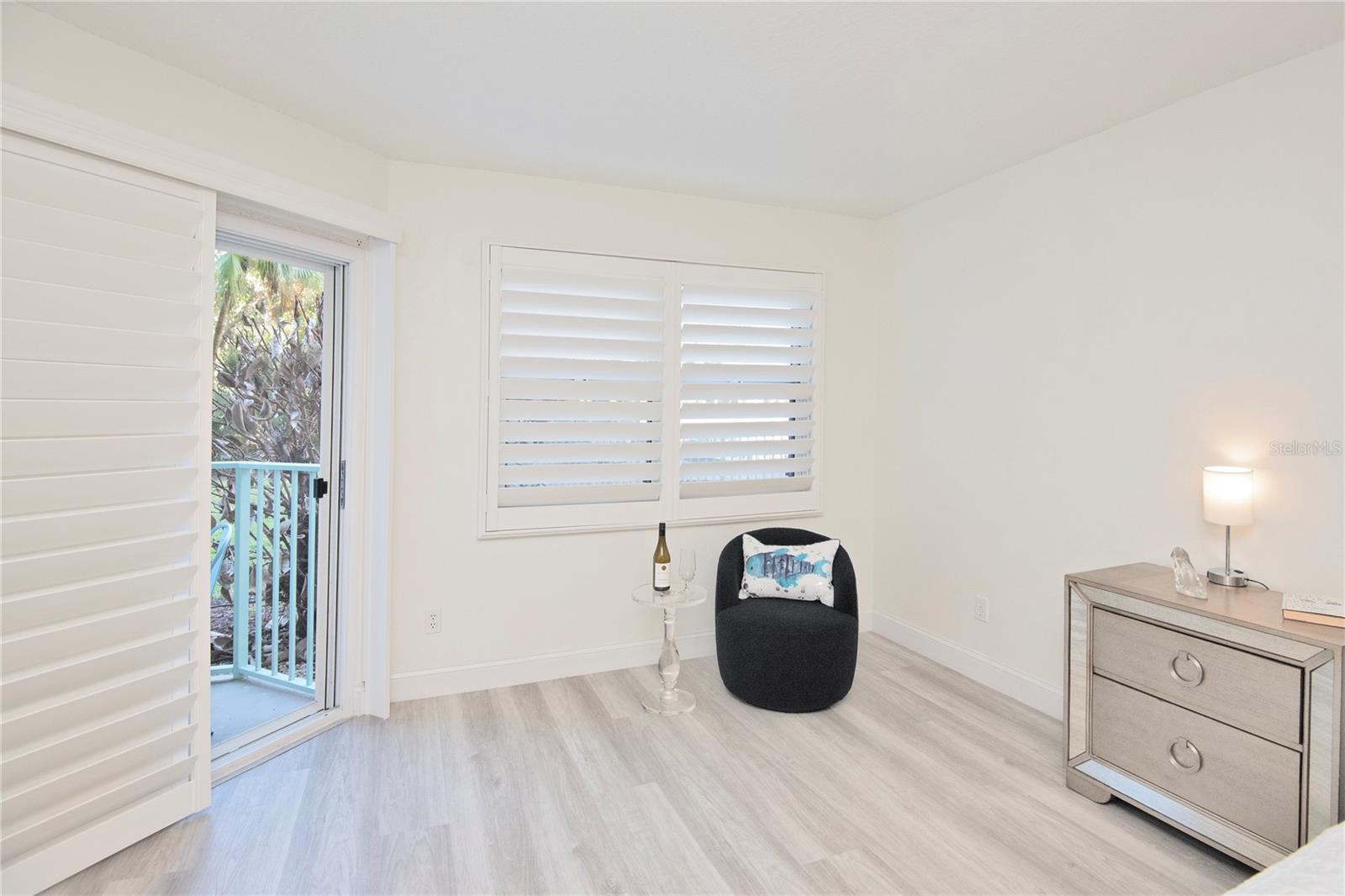 Image 25 of 65 For 4 Oceans West Boulevard 102c