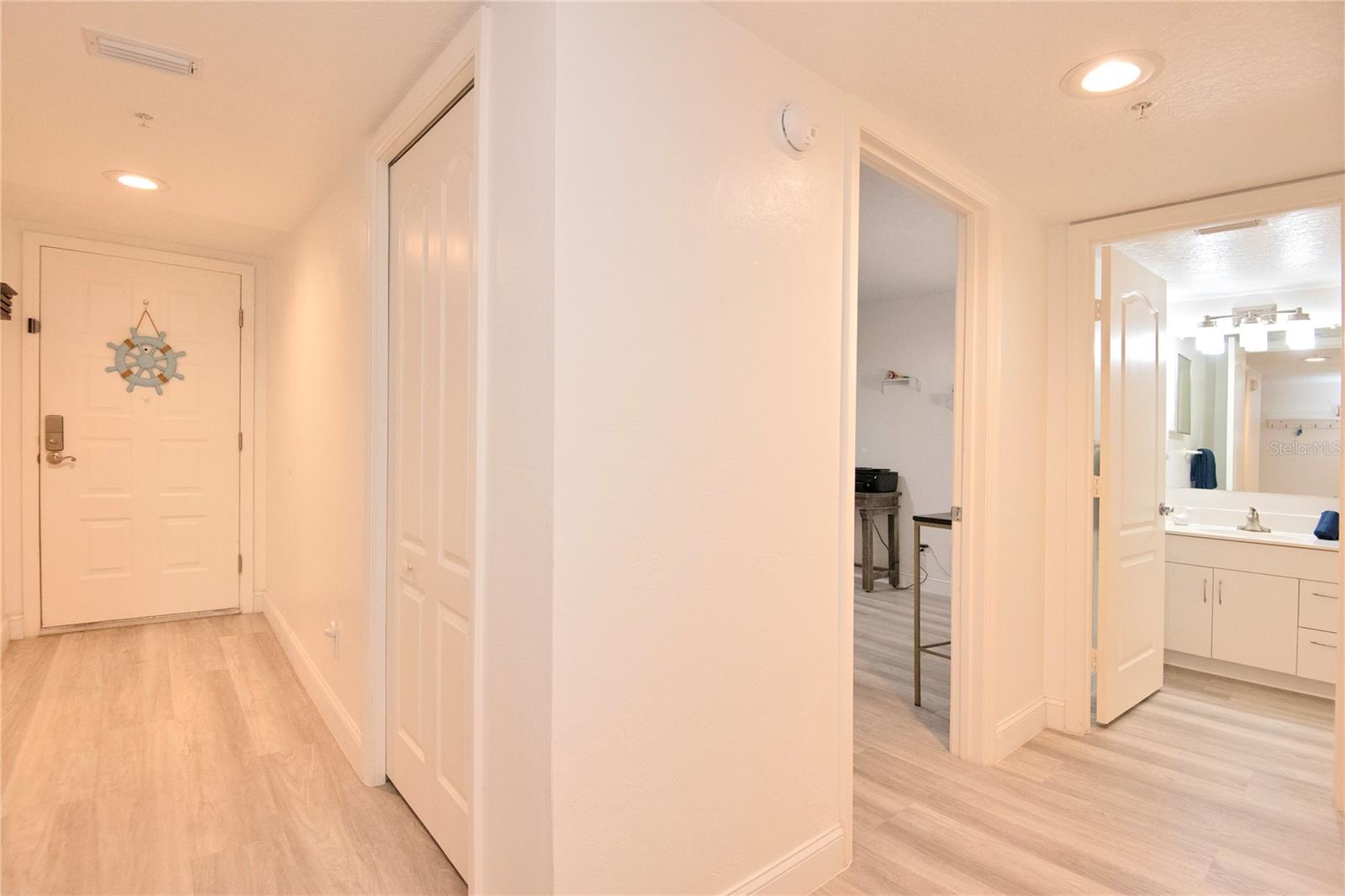 Image 31 of 65 For 4 Oceans West Boulevard 102c