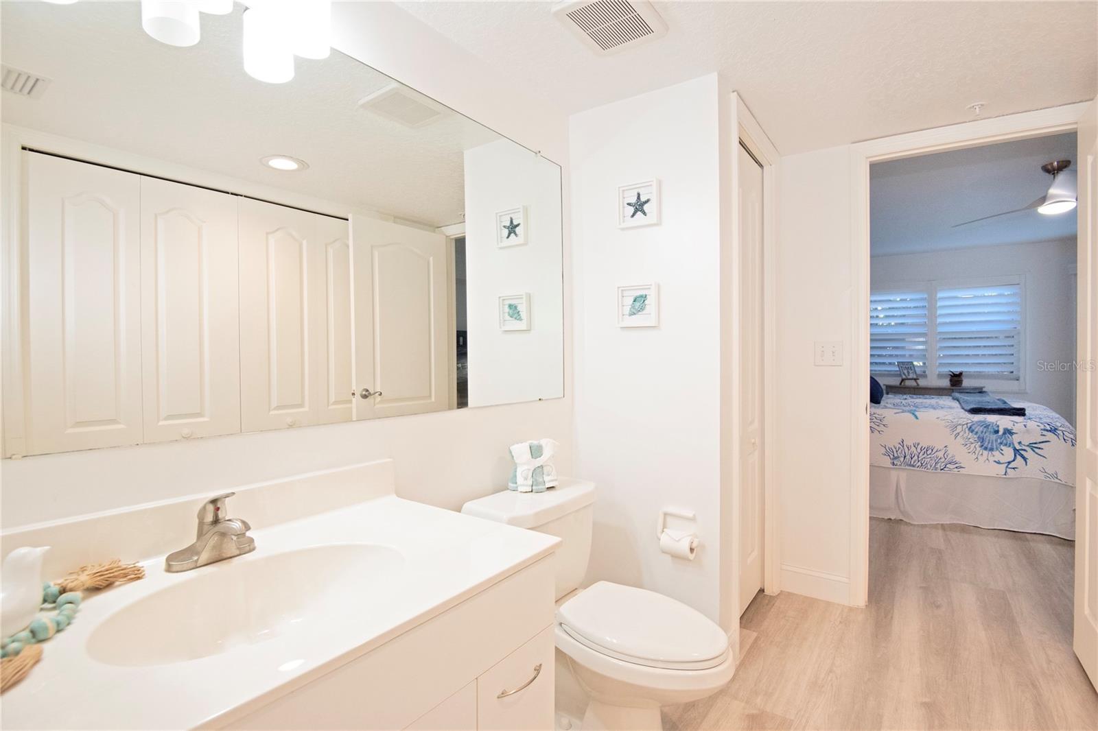 Image 36 of 65 For 4 Oceans West Boulevard 102c