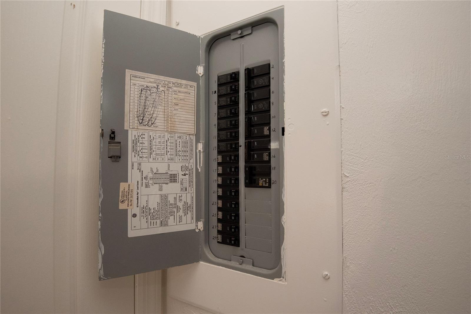 Image 48 of 65 For 4 Oceans West Boulevard 102c