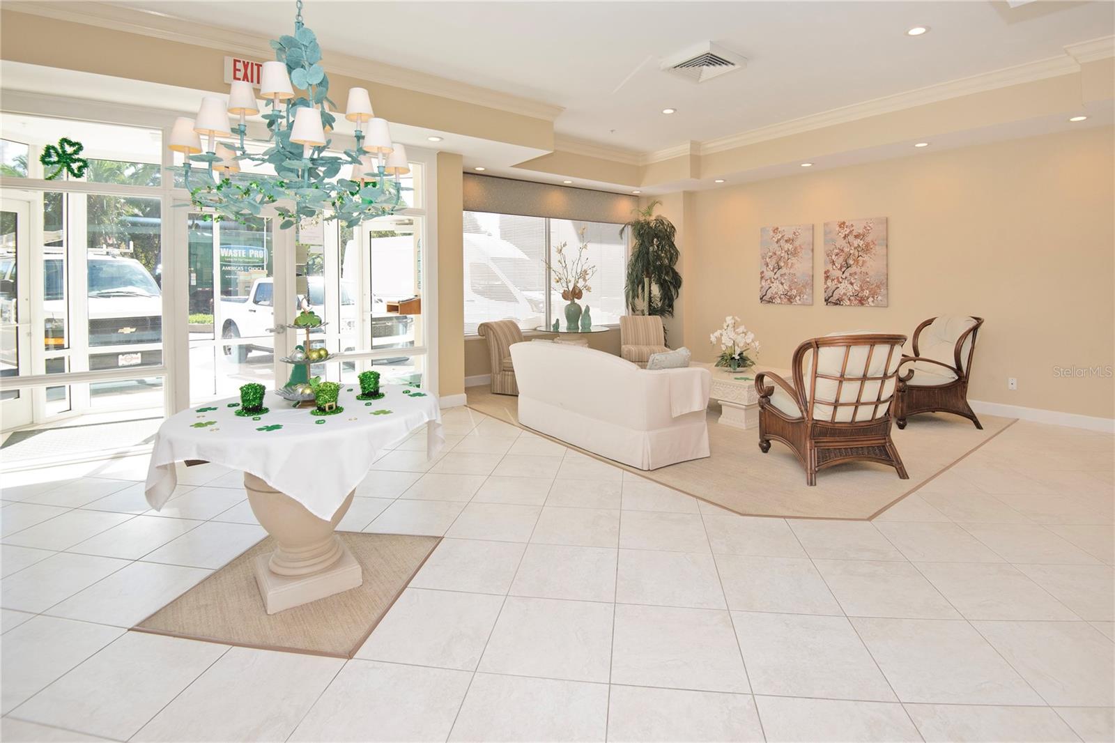 Image 54 of 65 For 4 Oceans West Boulevard 102c