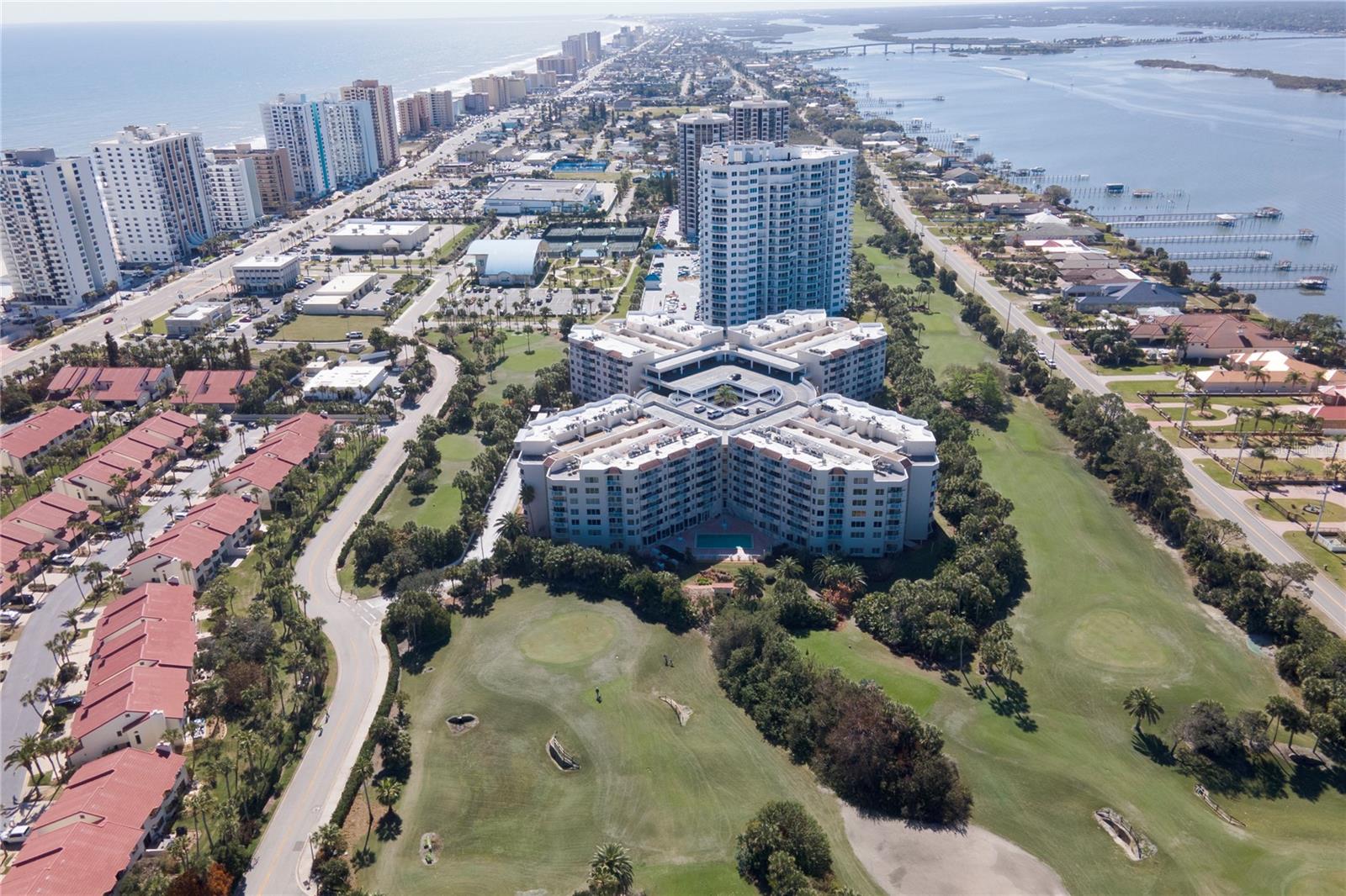 Image 63 of 65 For 4 Oceans West Boulevard 102c