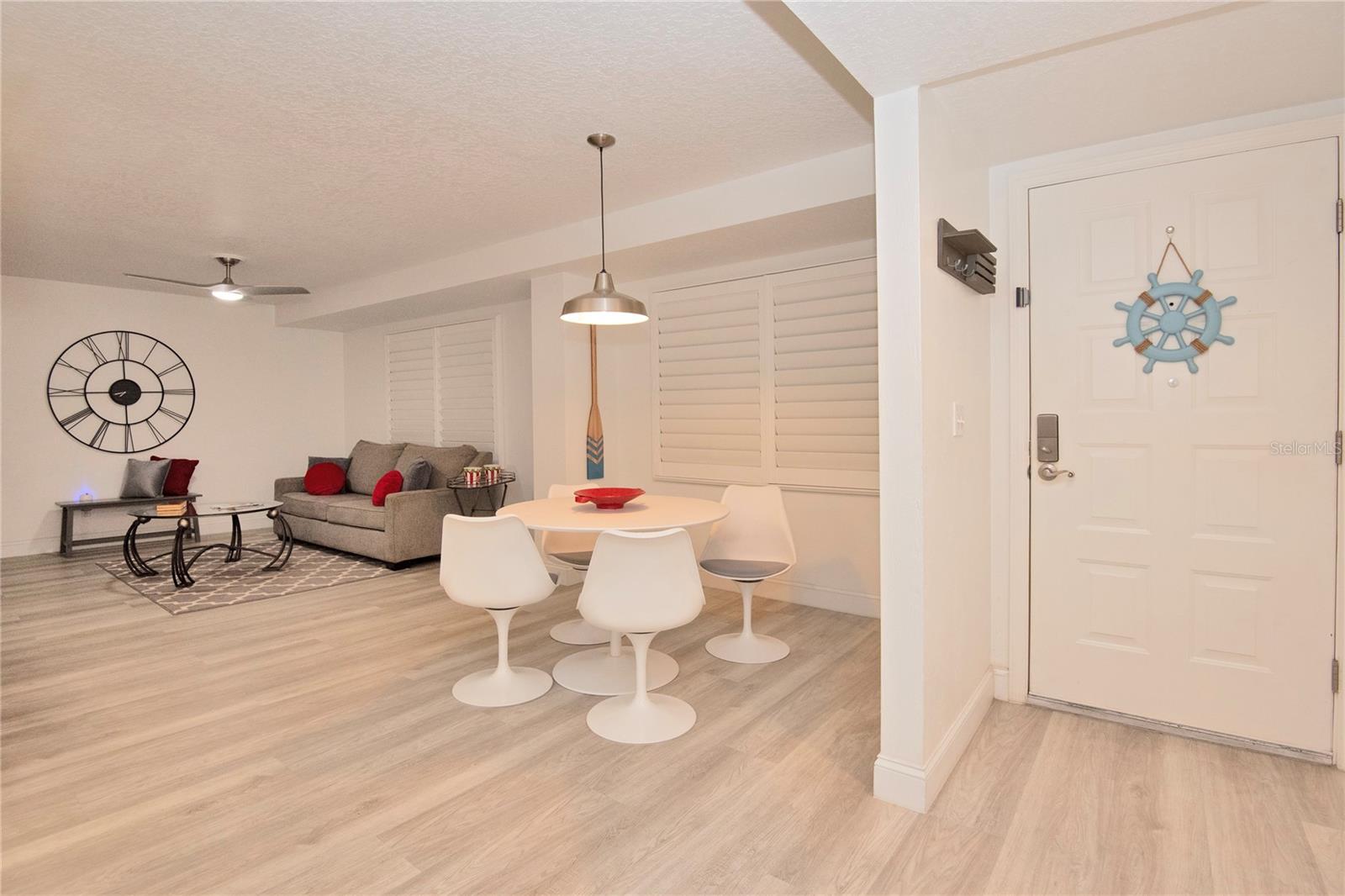 Image 7 of 65 For 4 Oceans West Boulevard 102c