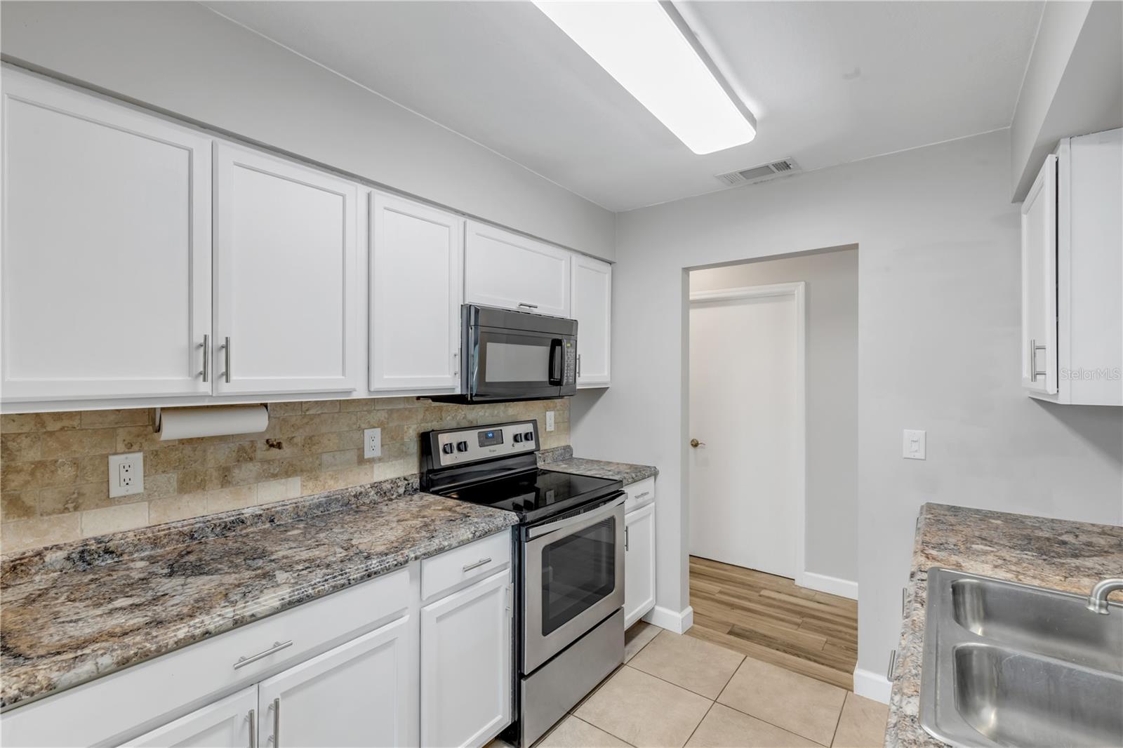 Image 12 of 50 For 240 Bob White Court 240