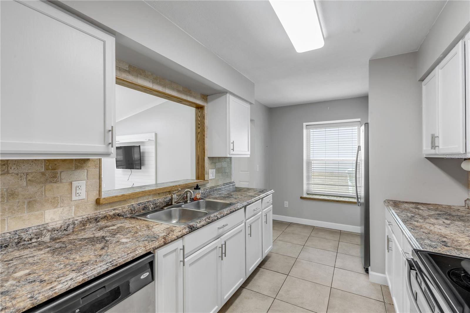 Image 15 of 50 For 240 Bob White Court 240