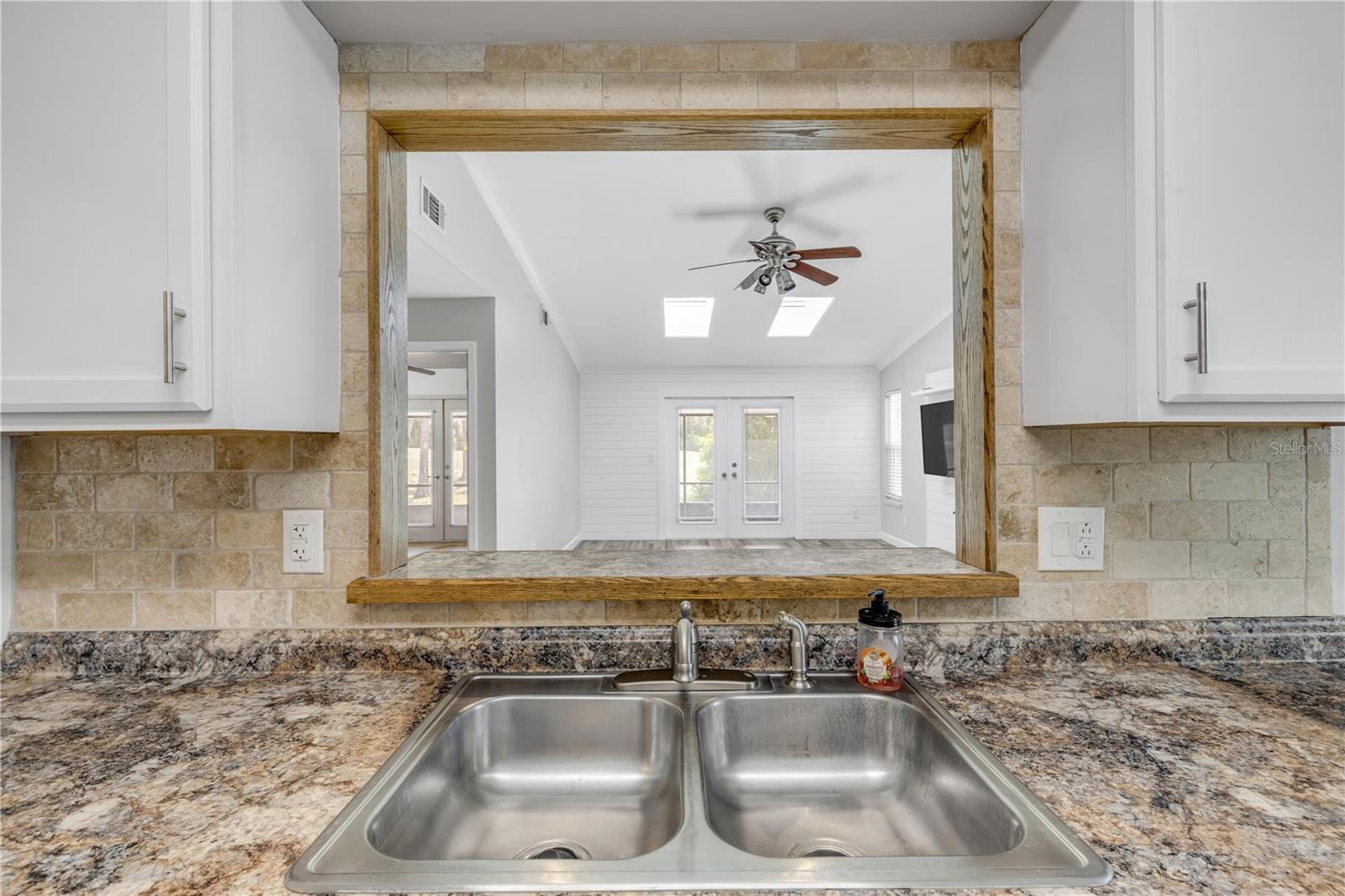 Image 18 of 50 For 240 Bob White Court 240