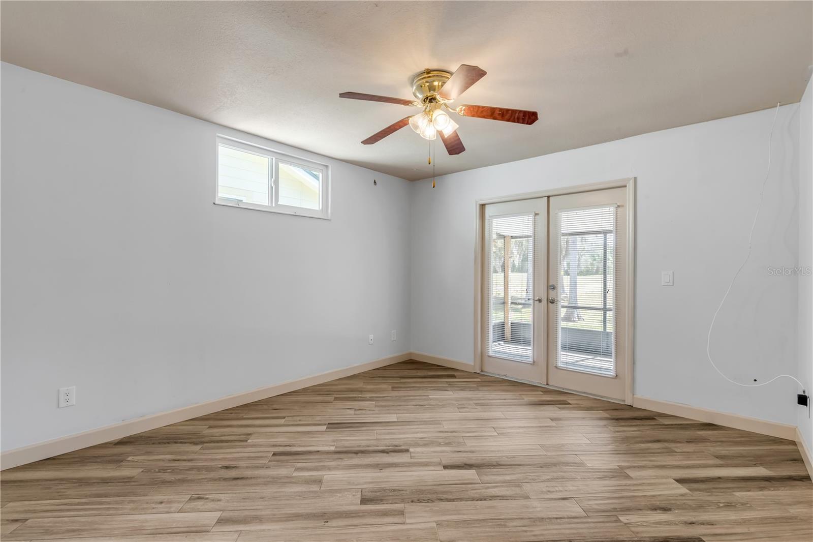 Image 19 of 50 For 240 Bob White Court 240