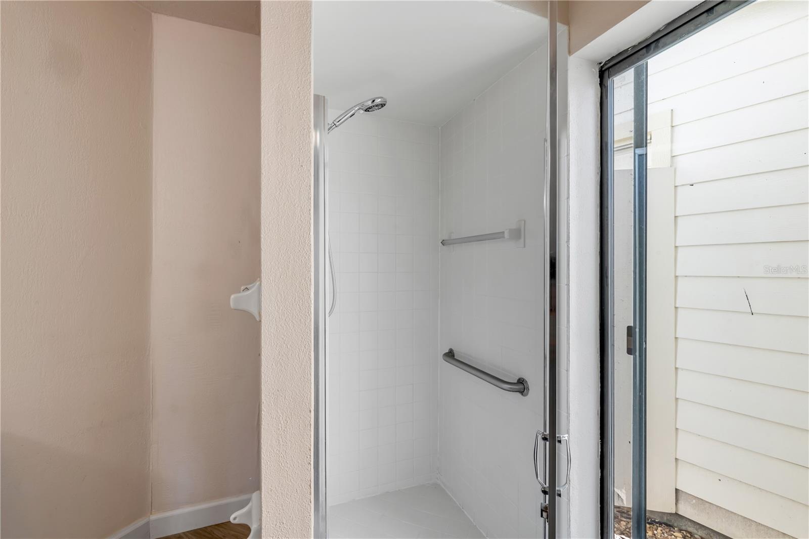 Image 26 of 50 For 240 Bob White Court 240